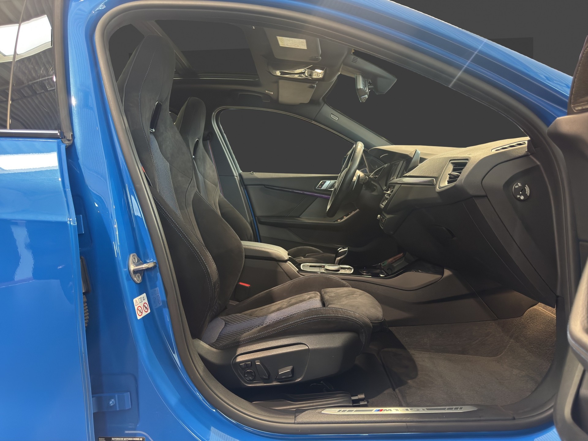 BMW M135i xDrive M Sport Pro Steptronic-image-16