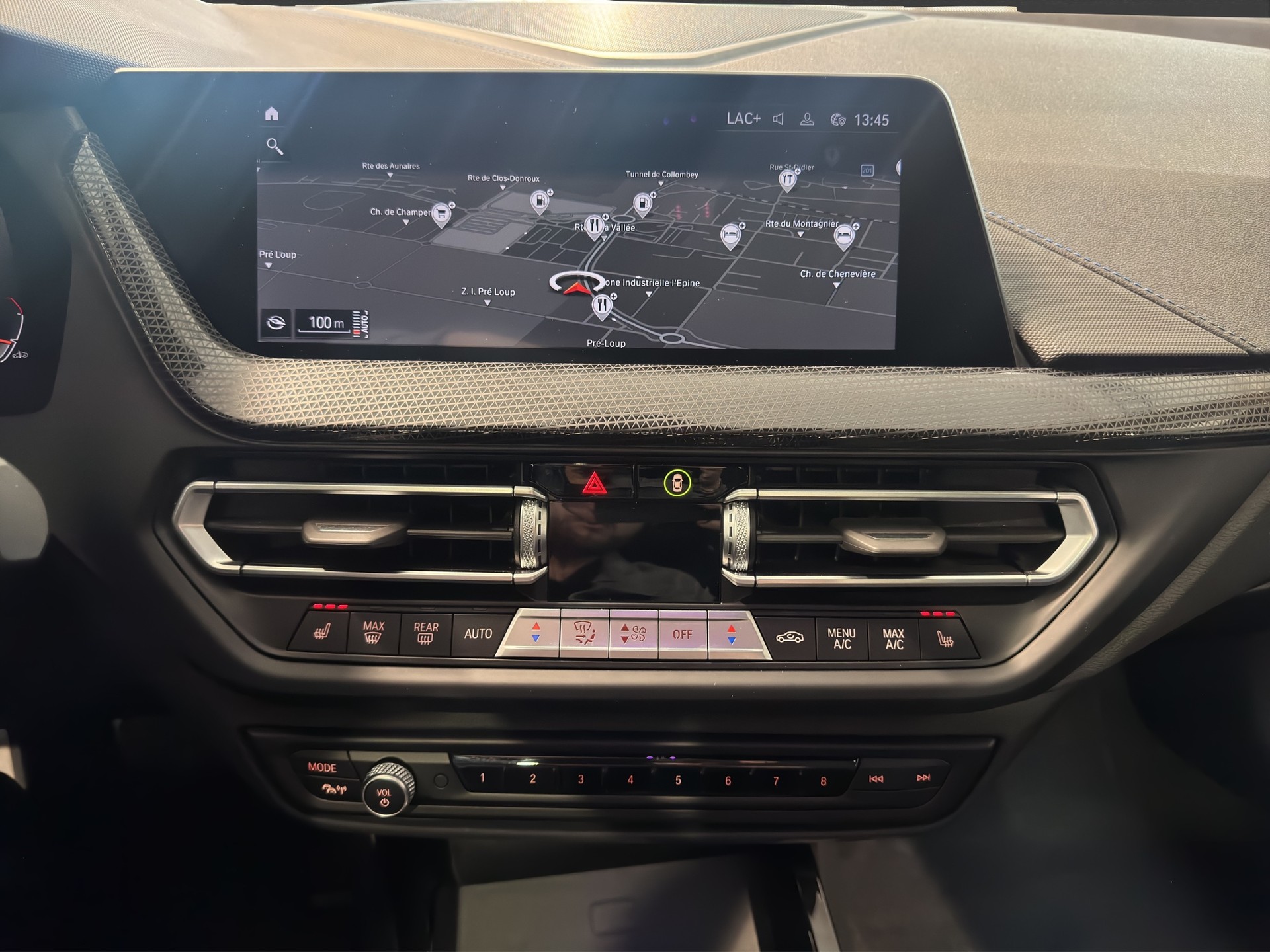 BMW M135i xDrive M Sport Pro Steptronic-image-11