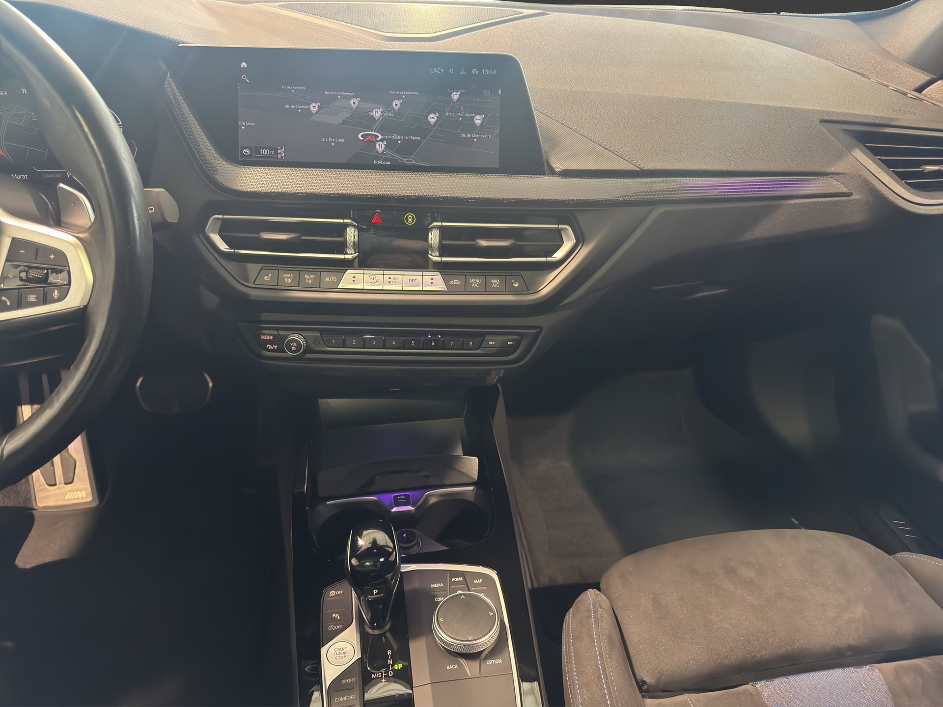 BMW M135i xDrive M Sport Pro Steptronic-image-10