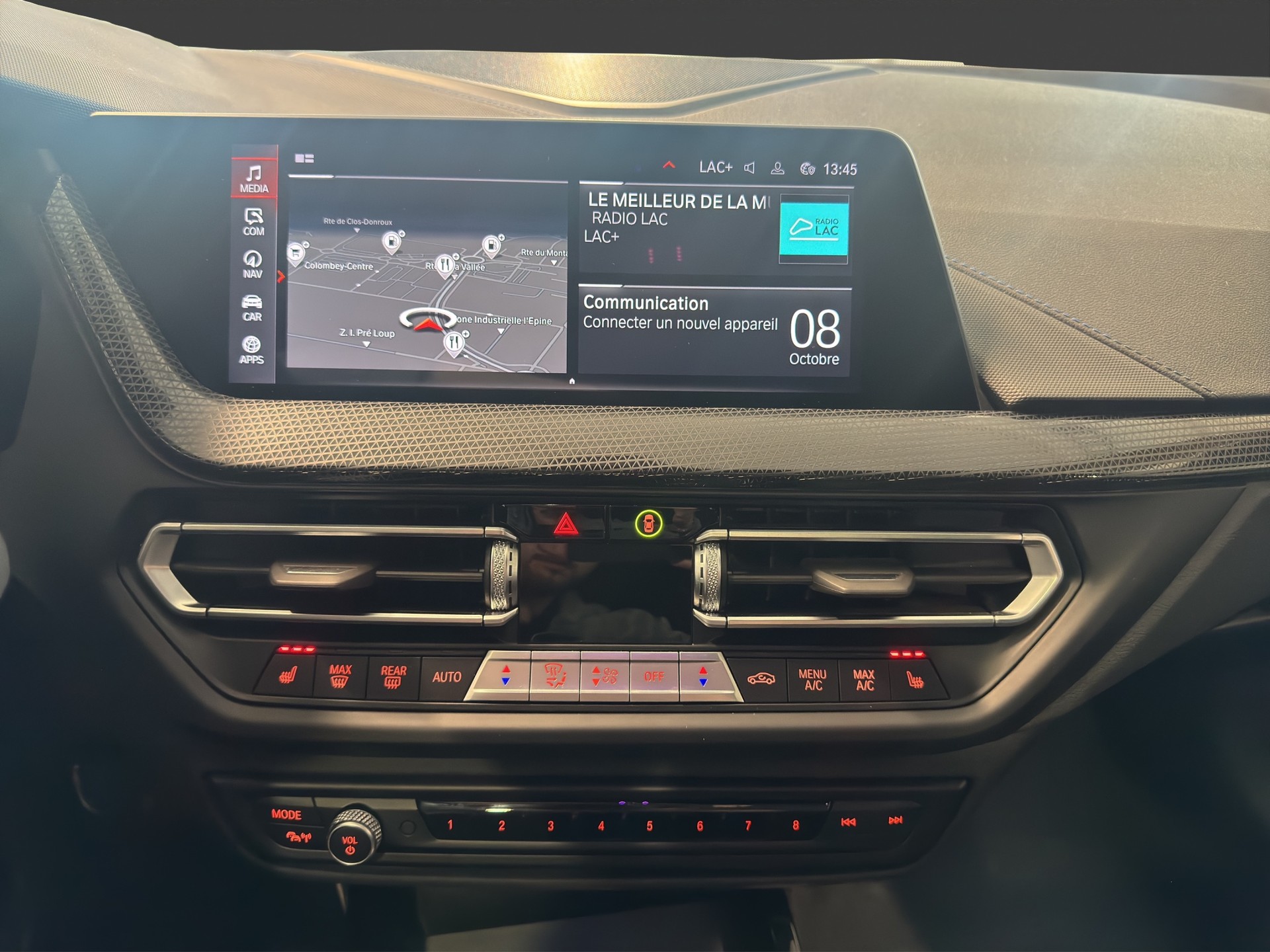 BMW M135i xDrive M Sport Pro Steptronic-image-12