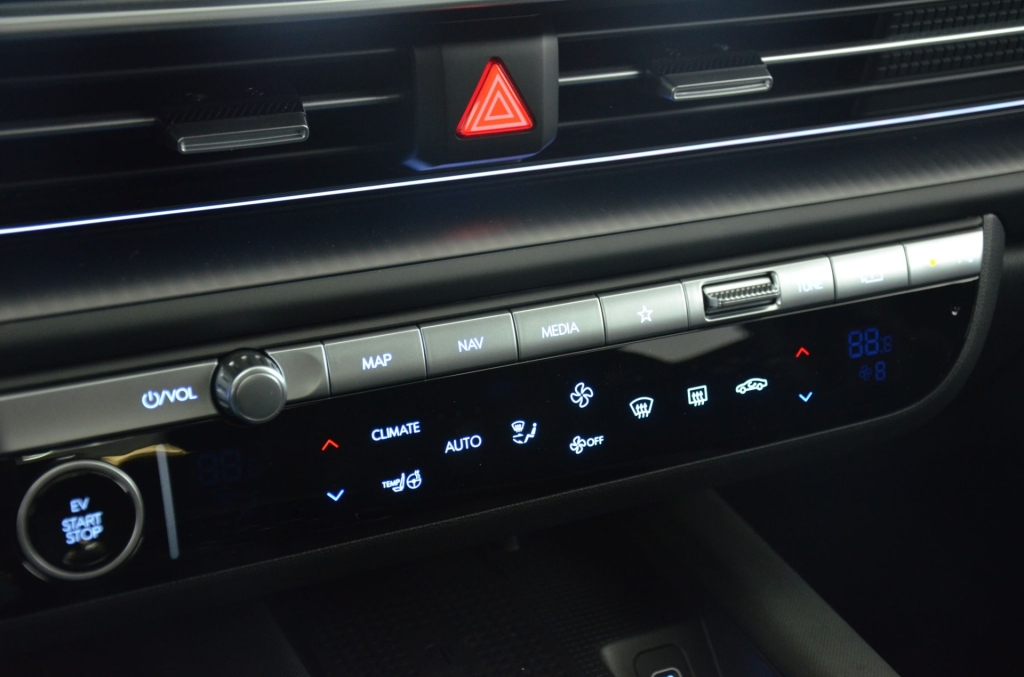 HYUNDAI Ioniq 6 77kWh Plus Line 4WD-image-25