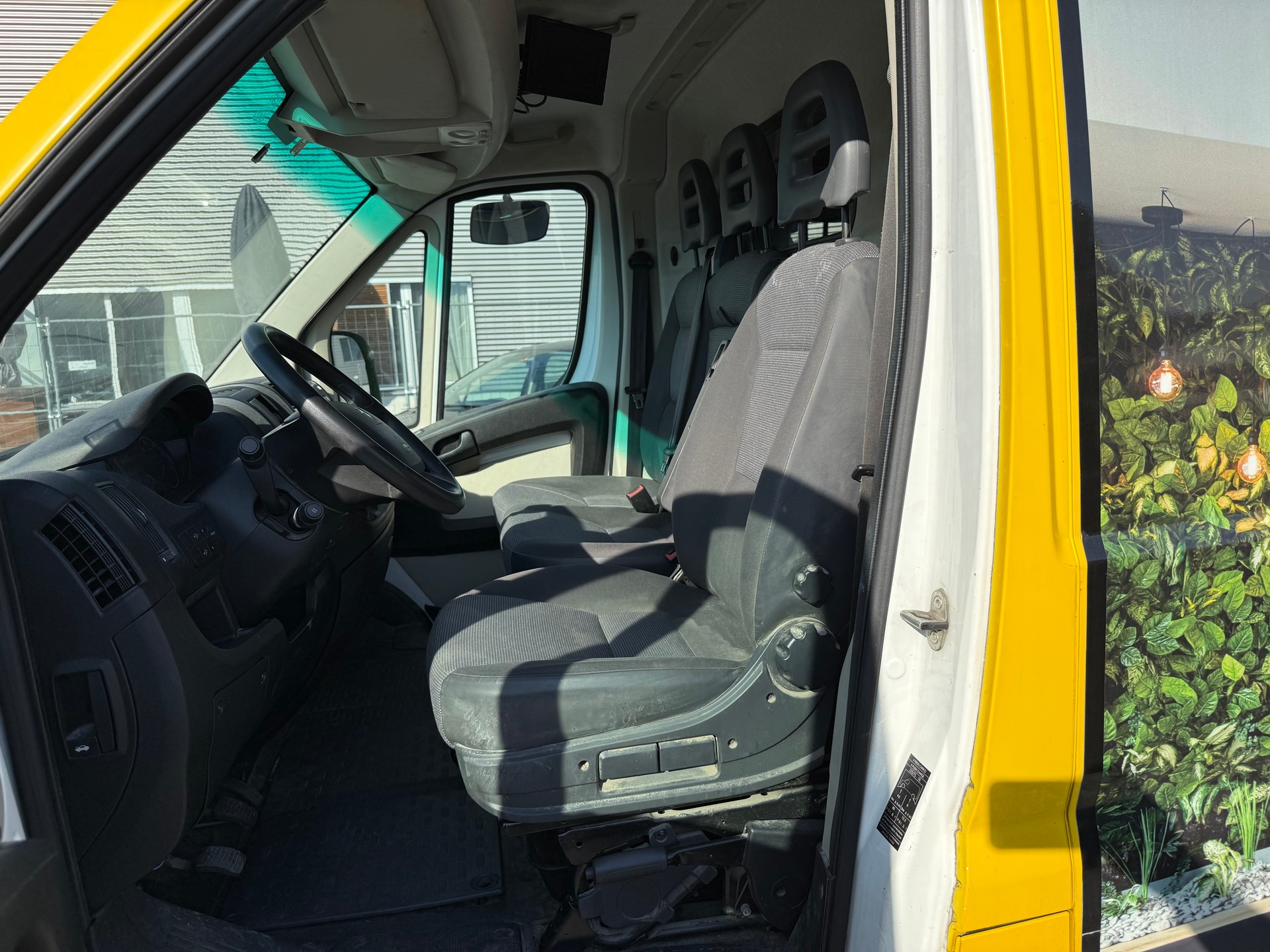 PEUGEOT Boxer 2.2 HDI 335 L3H3-image-11