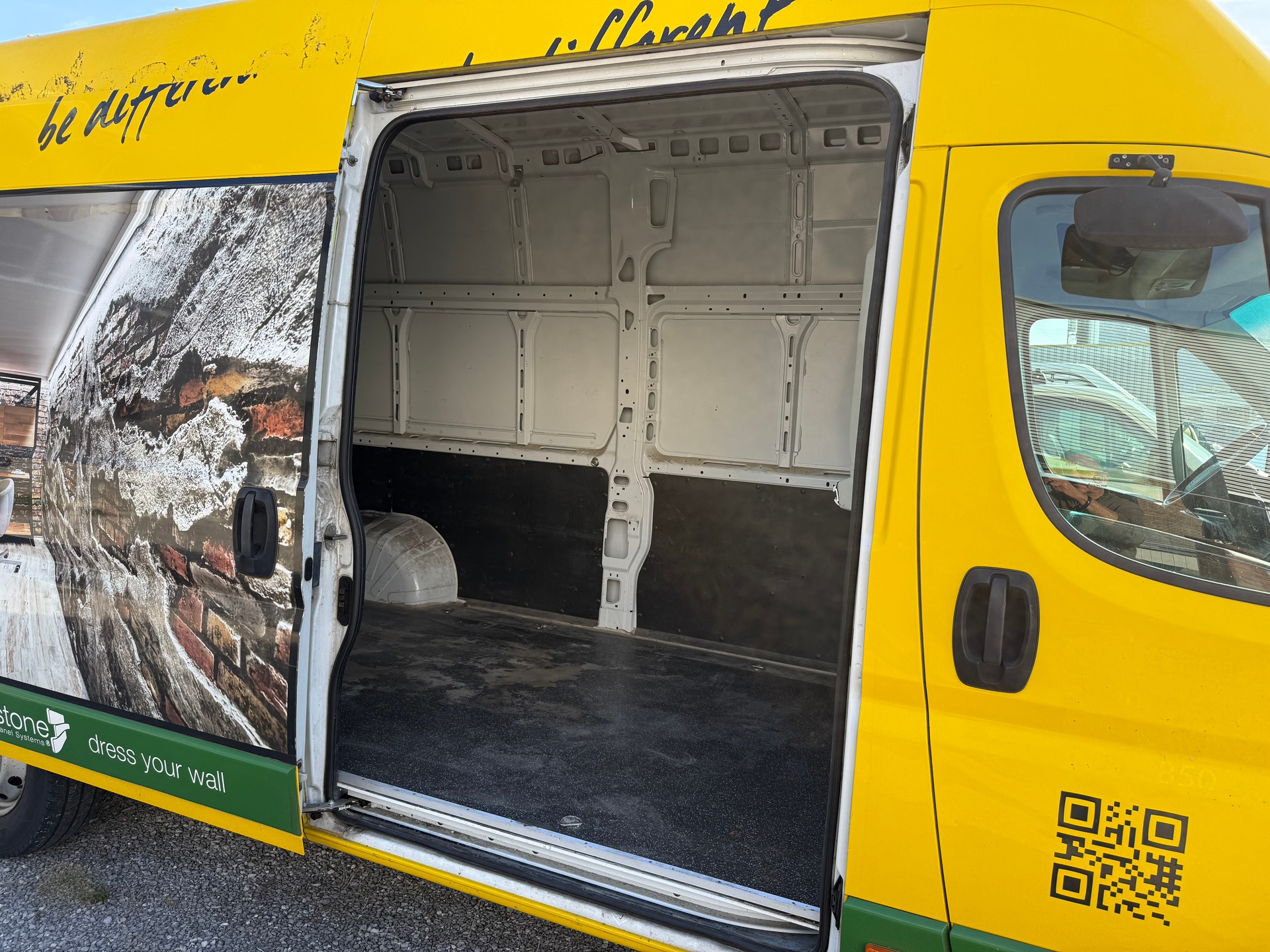 PEUGEOT Boxer 2.2 HDI 335 L3H3-image-9