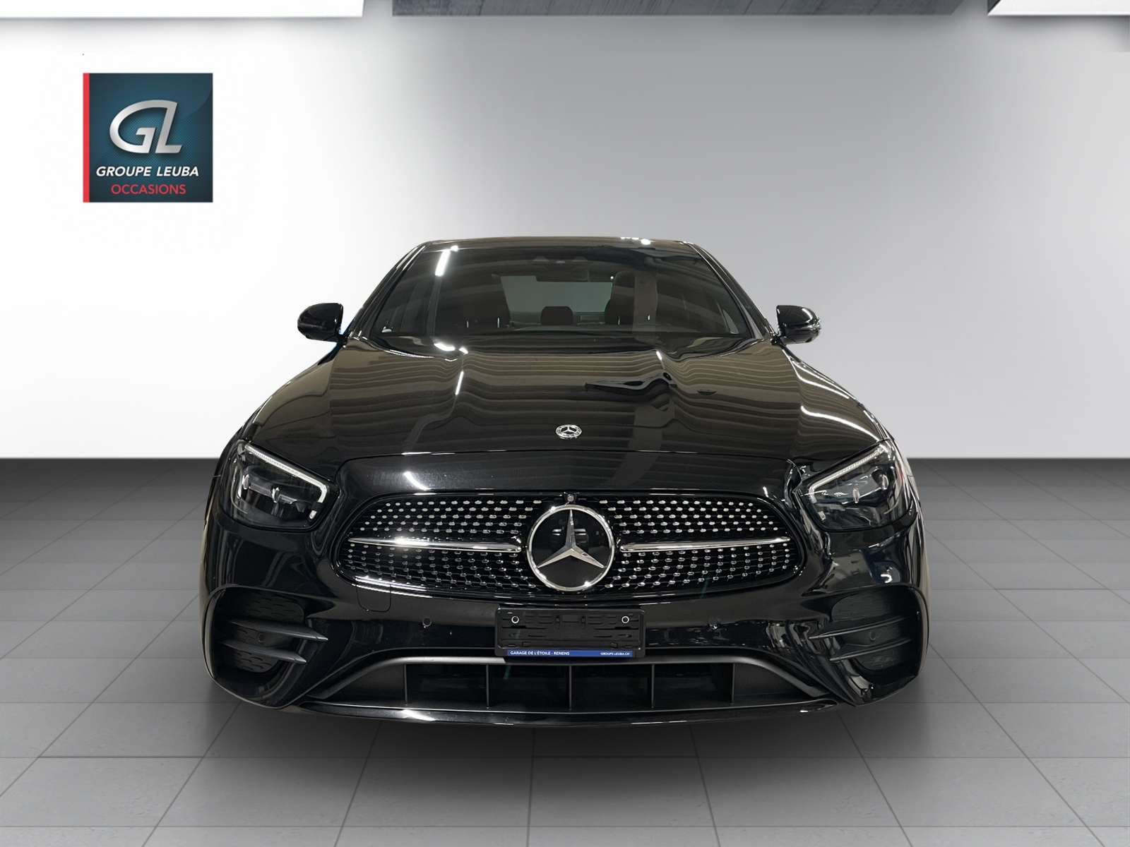 MERCEDES-BENZ E 200 AMG Line 9G-Tronic-showroom-element-1