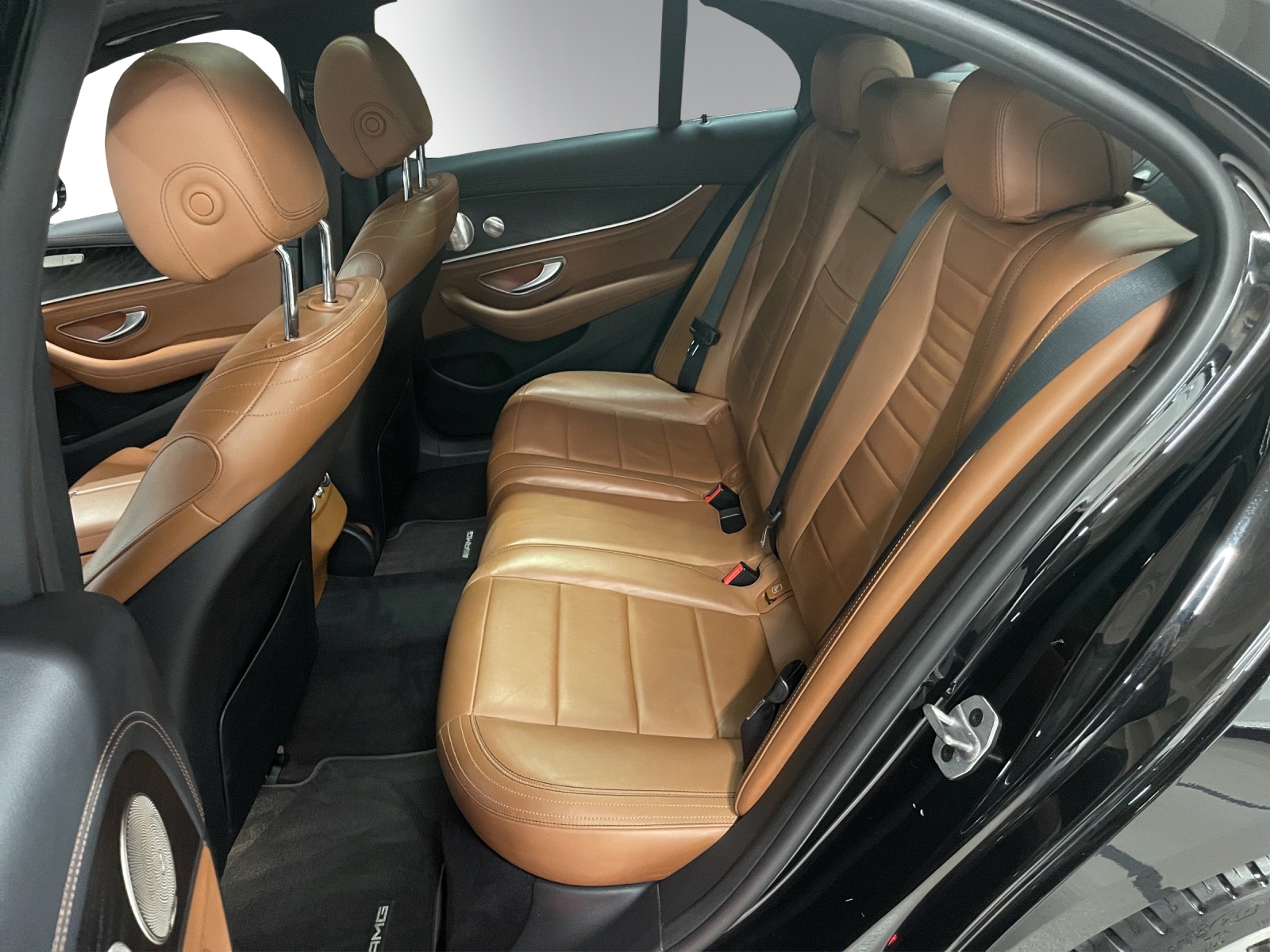 MERCEDES-BENZ E 200 AMG Line 9G-Tronic-image-9
