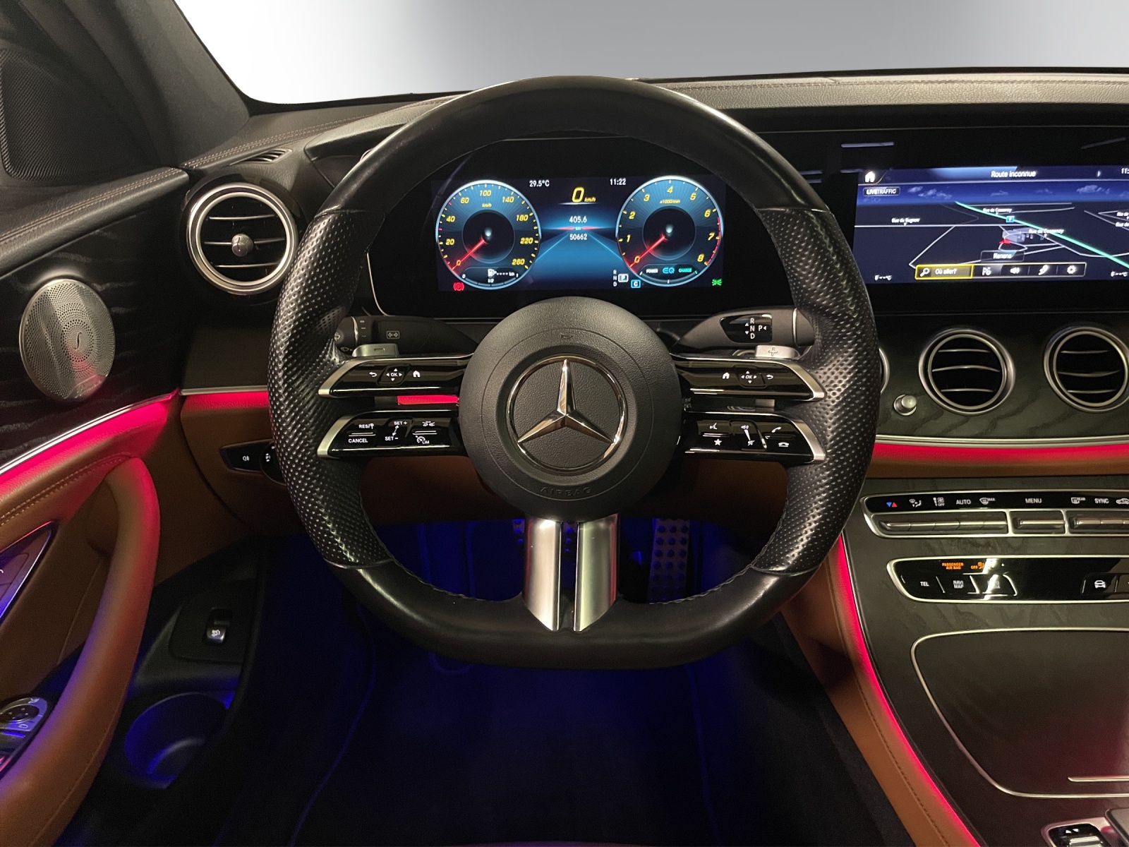 MERCEDES-BENZ E 200 AMG Line 9G-Tronic-image-12