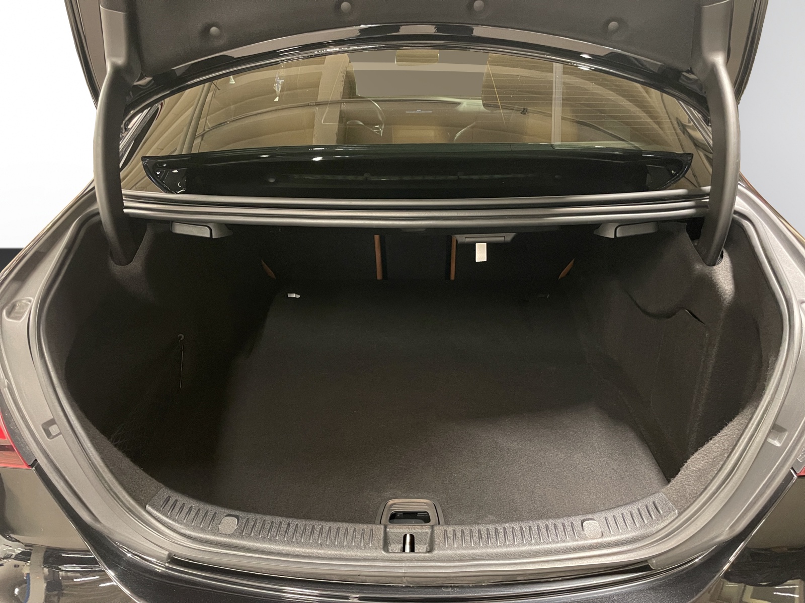 MERCEDES-BENZ E 200 AMG Line 9G-Tronic-image-4