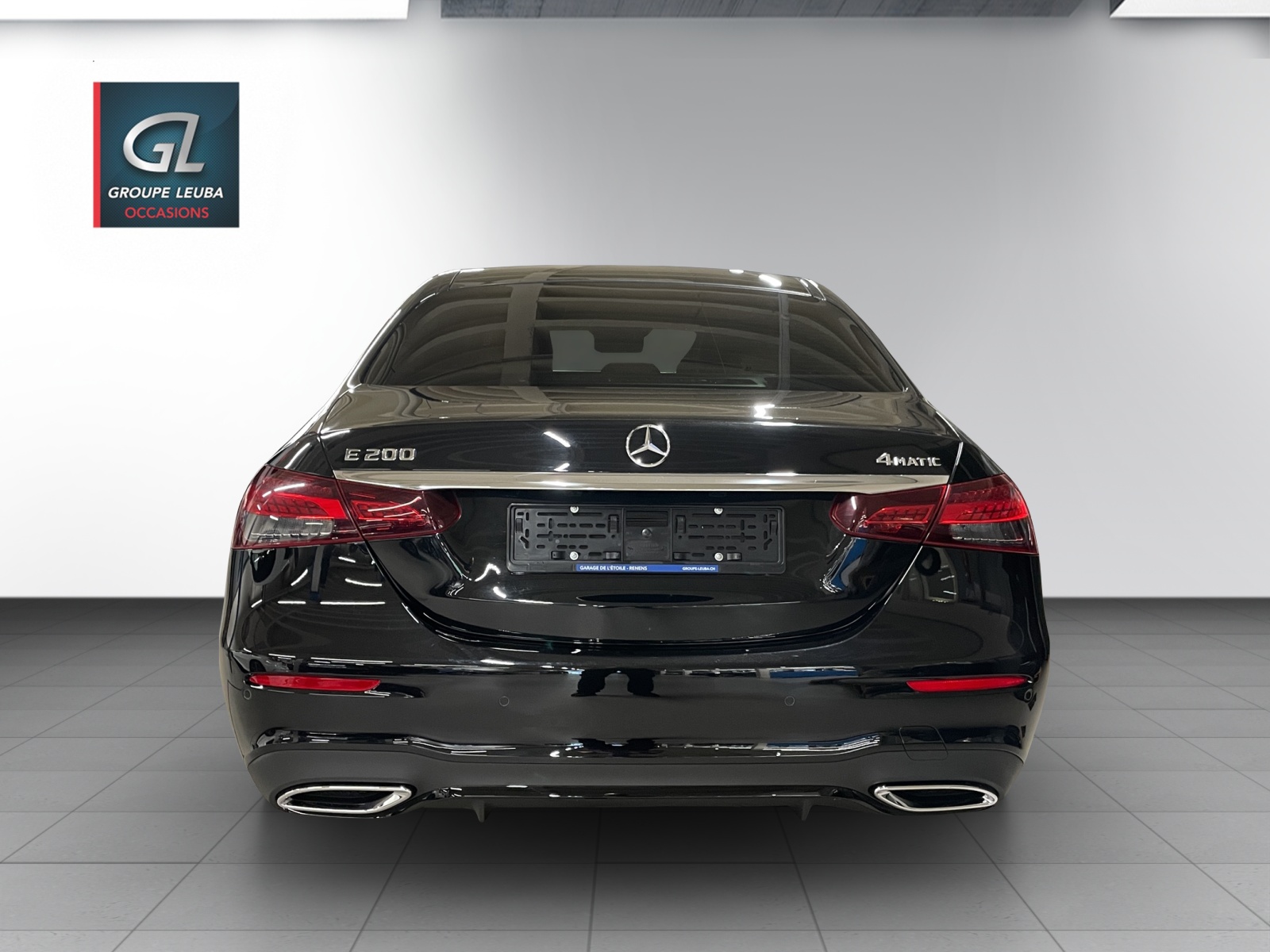 MERCEDES-BENZ E 200 AMG Line 9G-Tronic-showroom-element-3