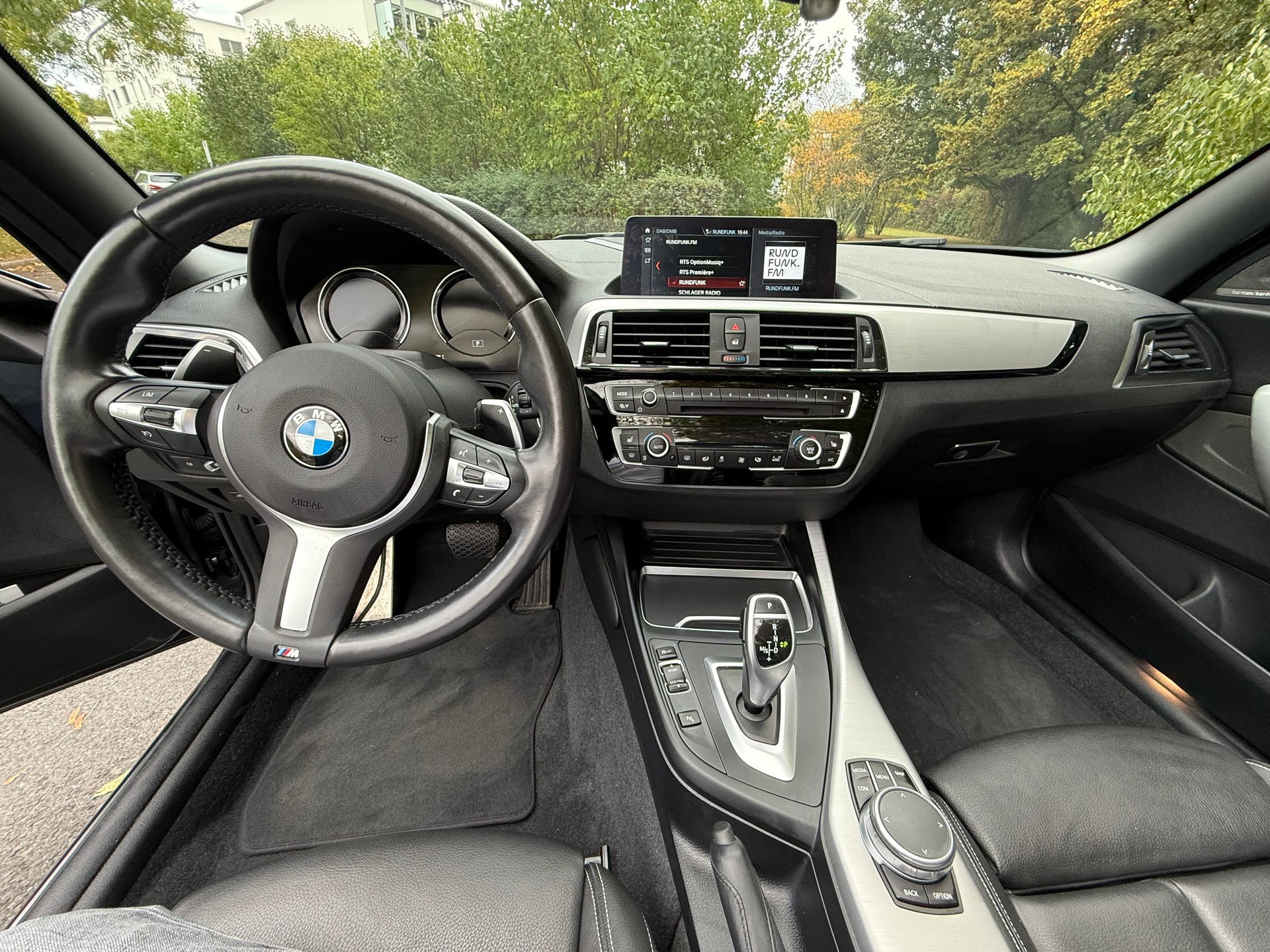 BMW M240i xDrive SAG-image-4