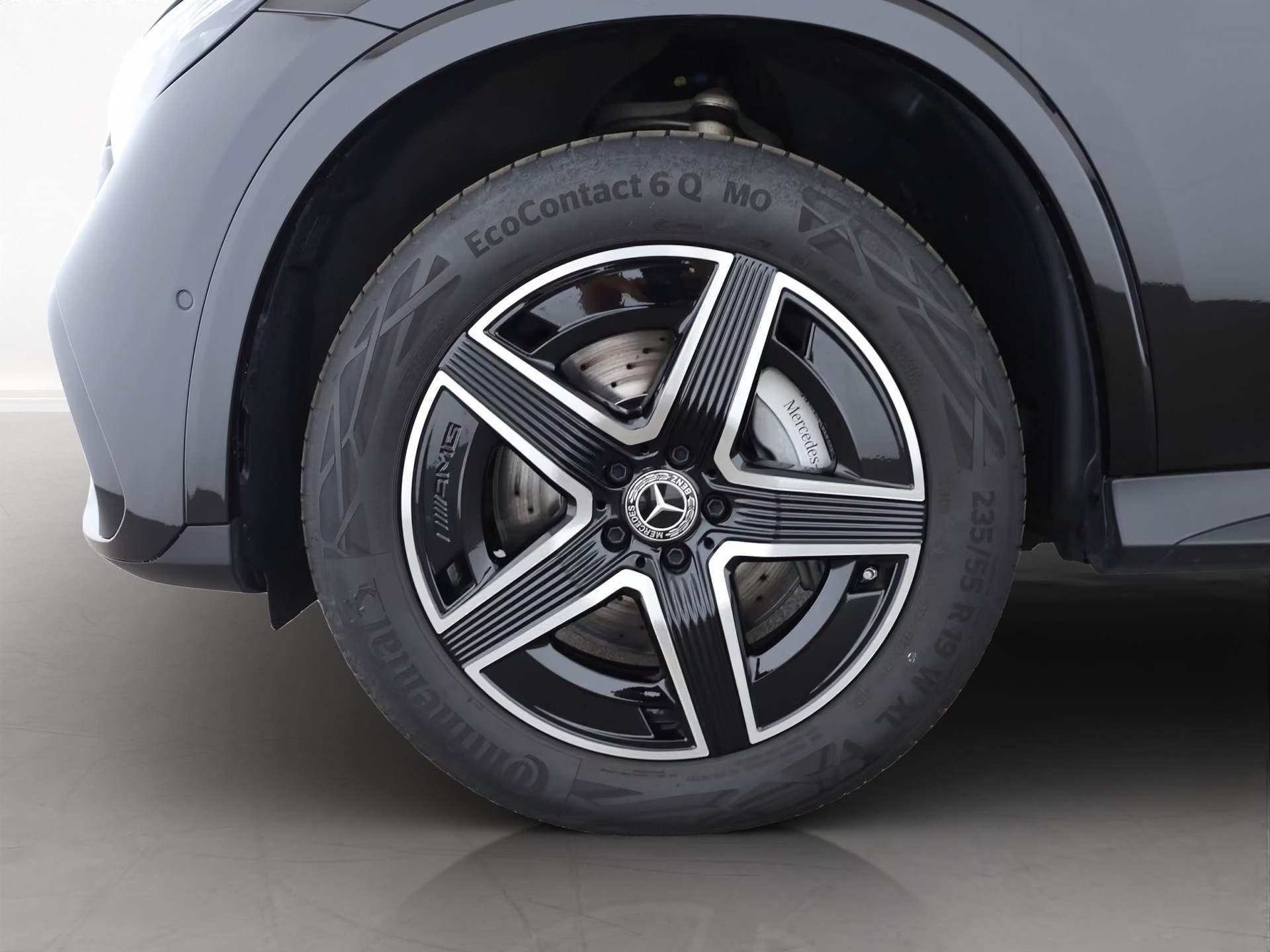 MERCEDES-BENZ GLC 300 e 4MATIC AMG Line Premium AHK Night Memory-image-13