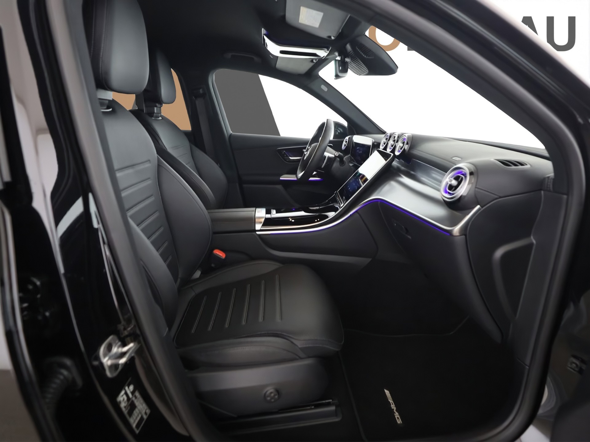 MERCEDES-BENZ GLC 300 e 4MATIC AMG Line Premium AHK Night Memory-image-10
