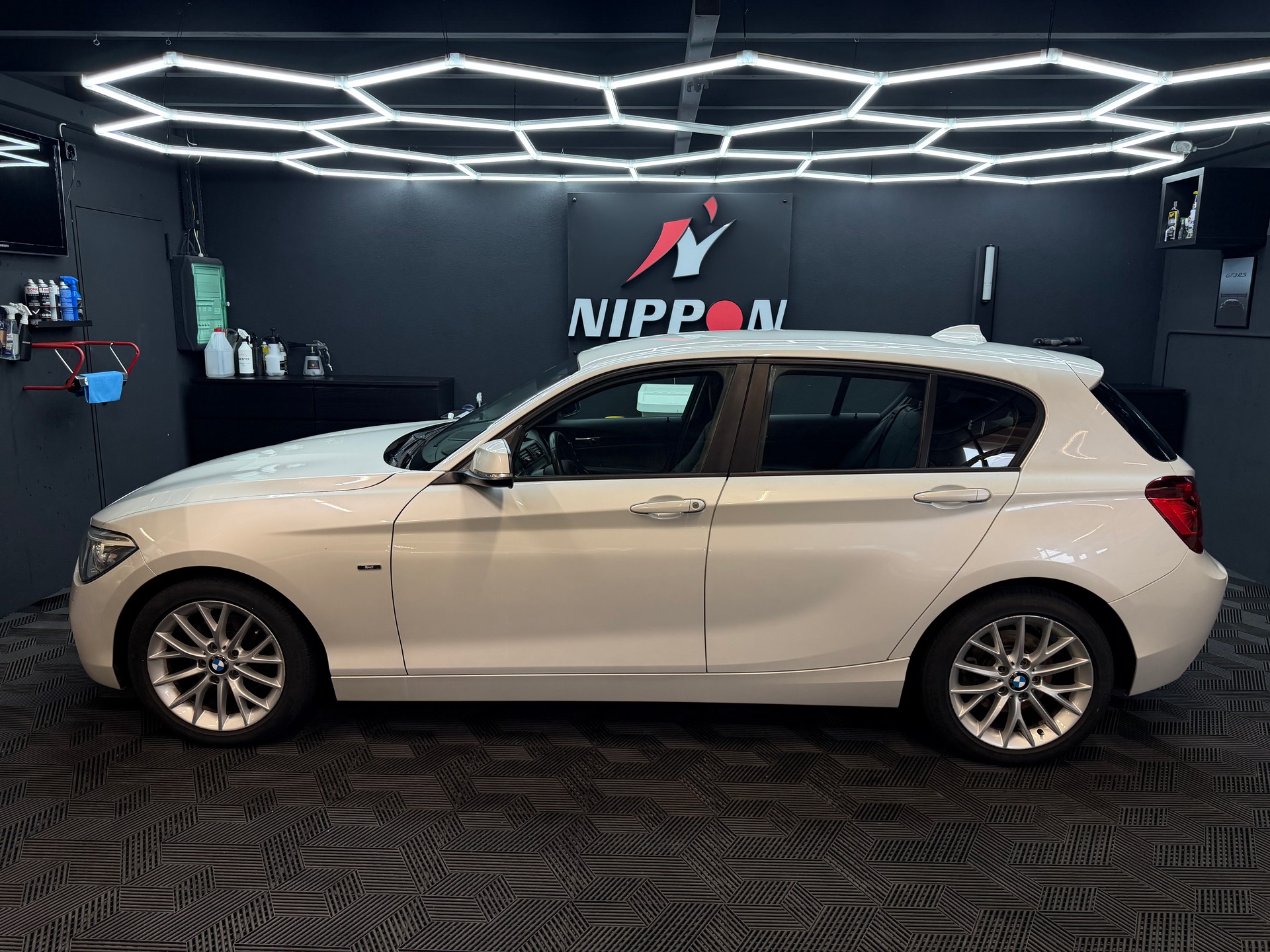 BMW 120d xDrive Sport Line-image-3