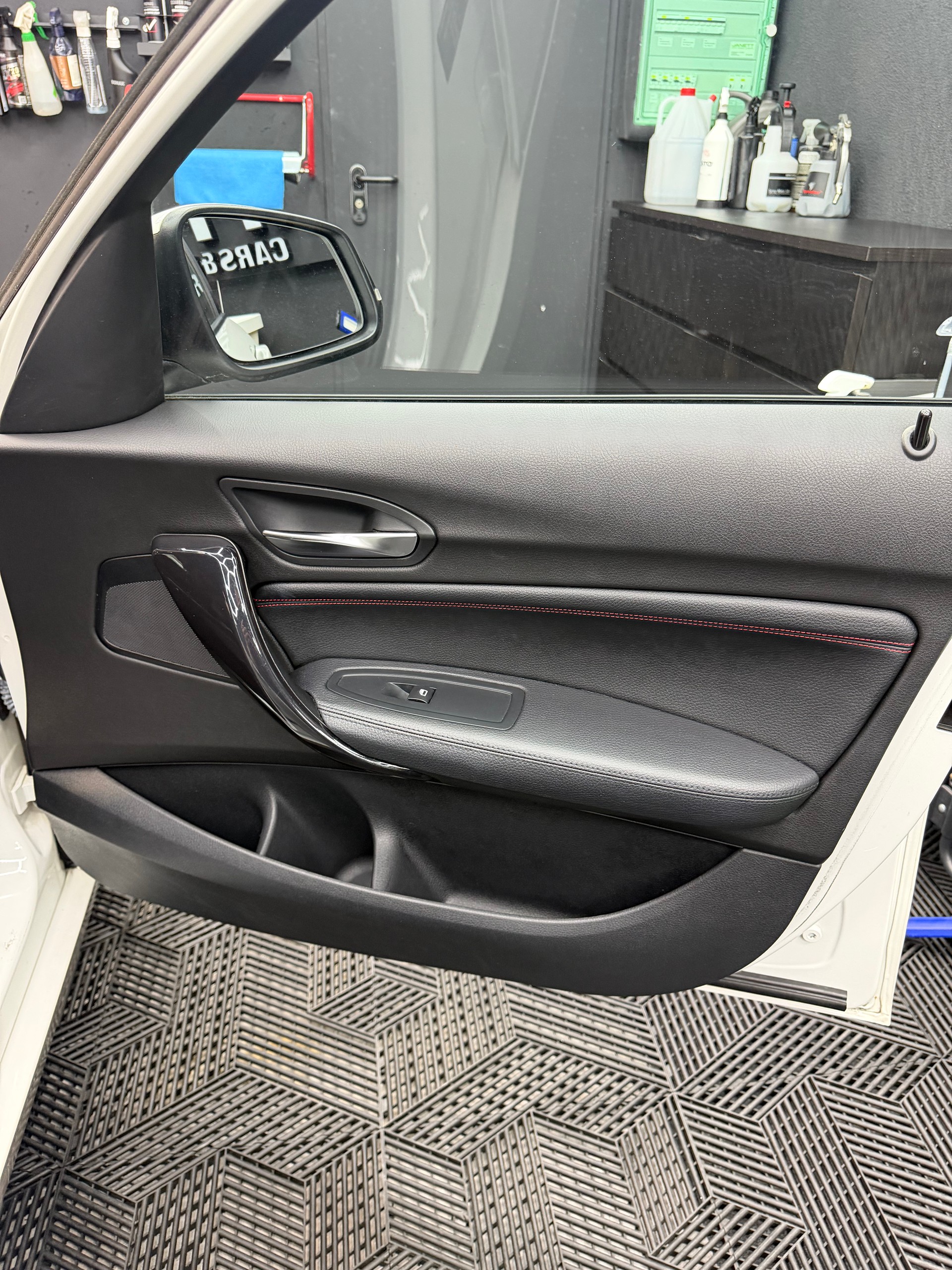 BMW 120d xDrive Sport Line-image-14