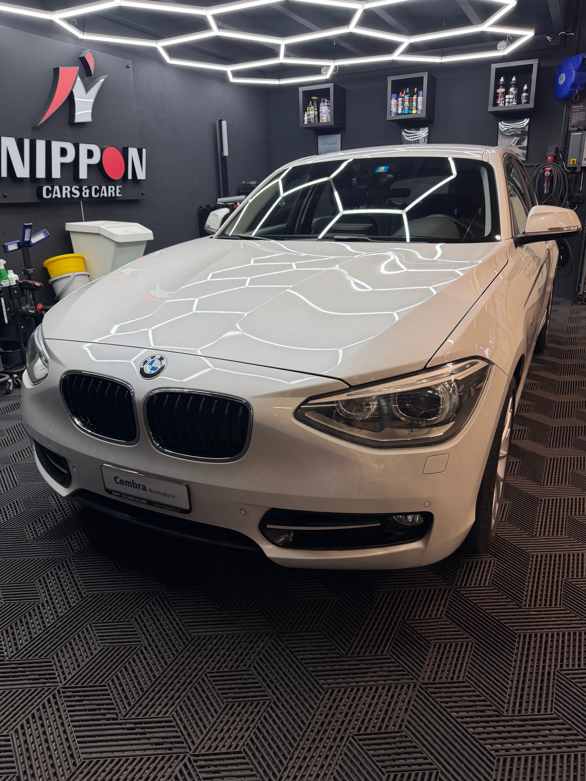 BMW 120d xDrive Sport Line-image-1