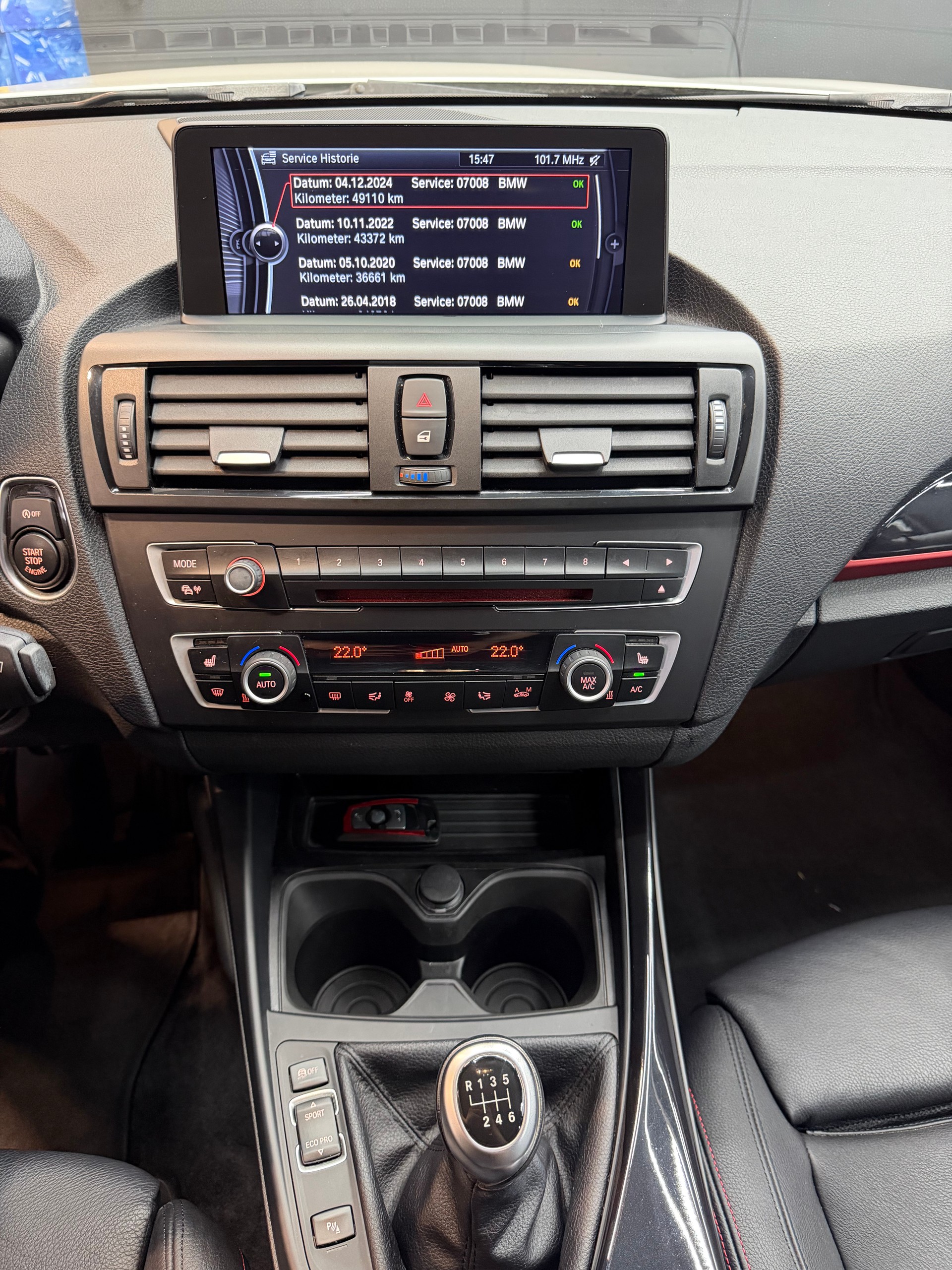 BMW 120d xDrive Sport Line-image-16