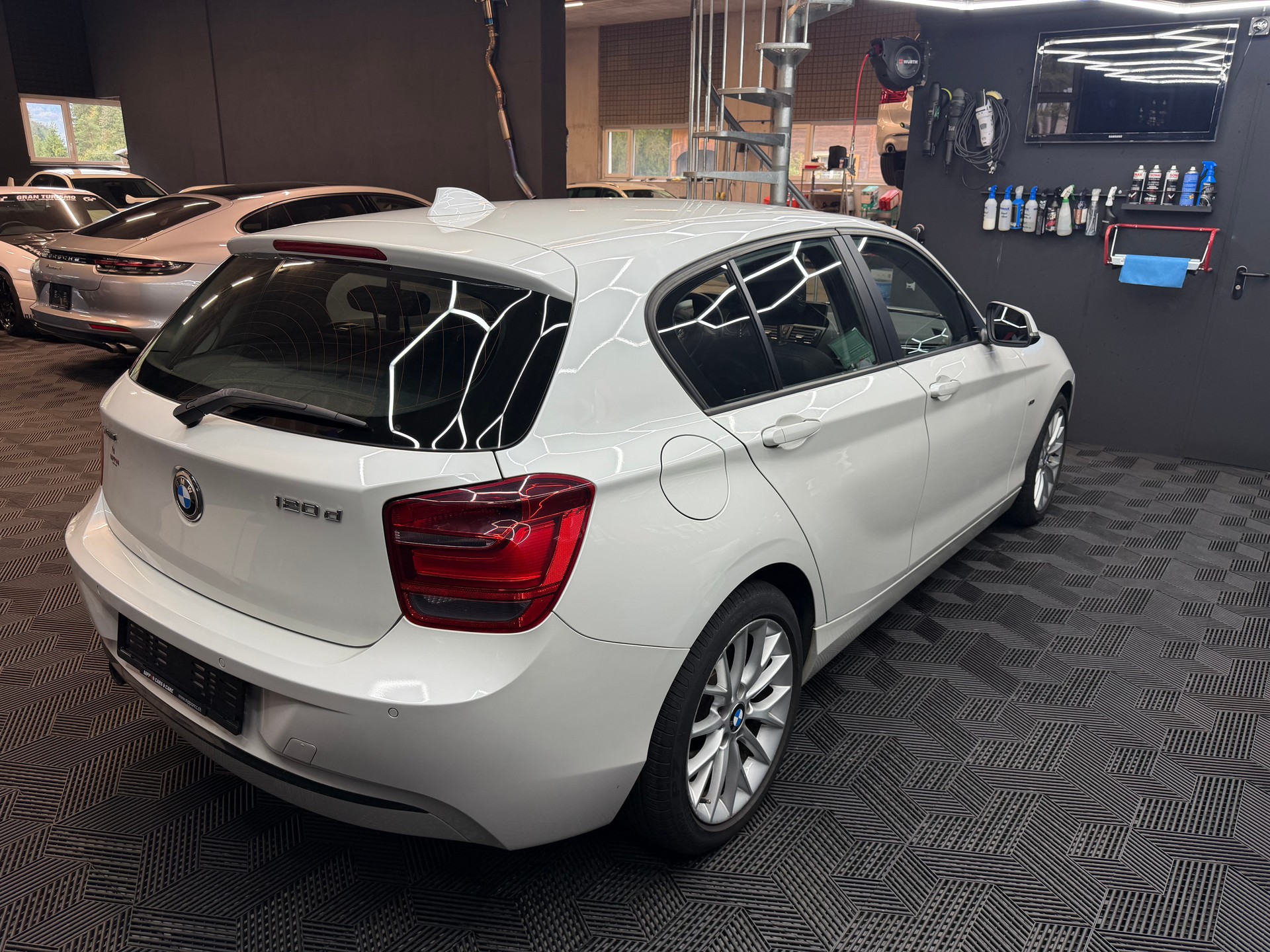 BMW 120d xDrive Sport Line-image-5