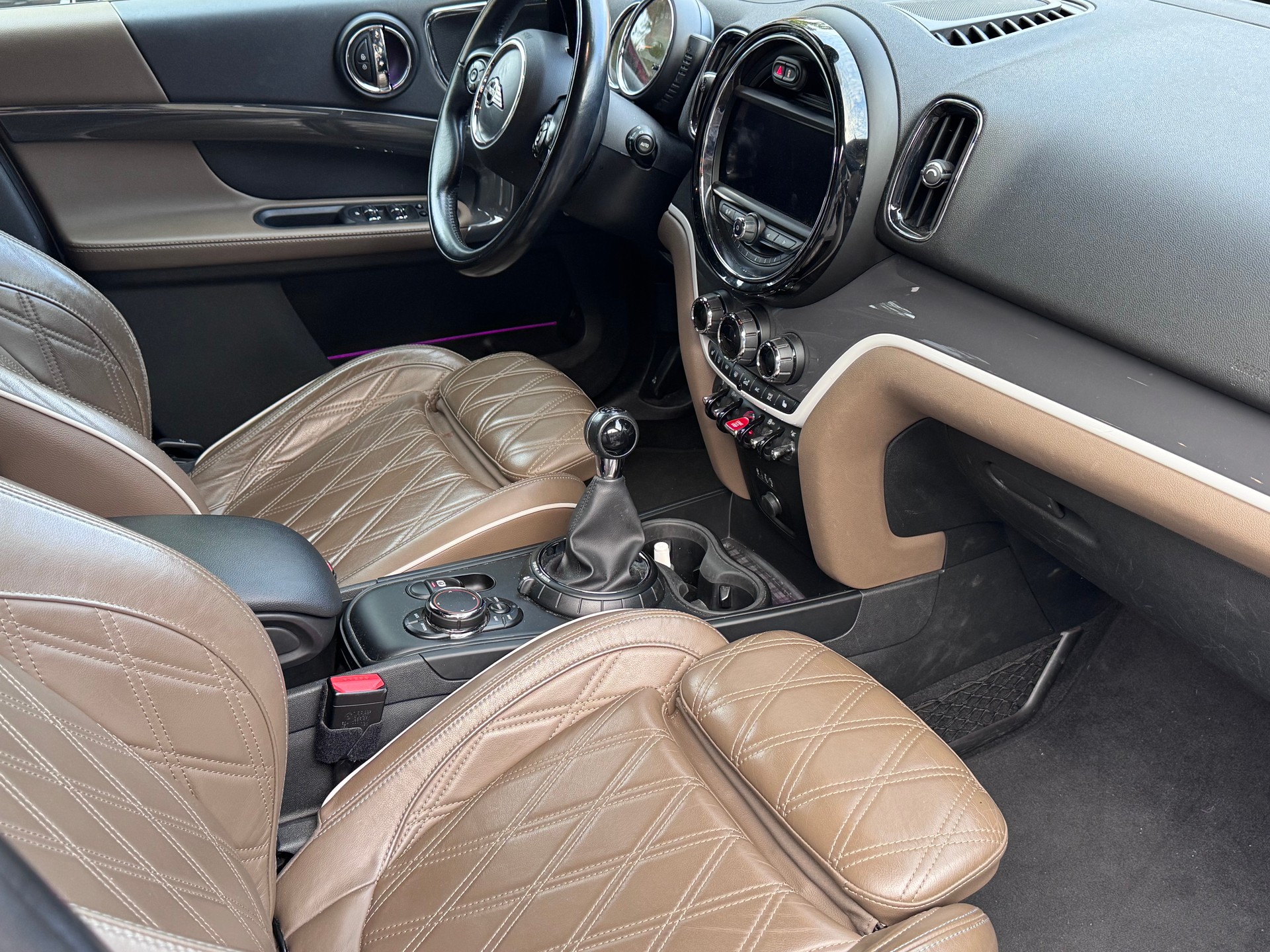 MINI 2.0i Cooper S ALL4-image-2