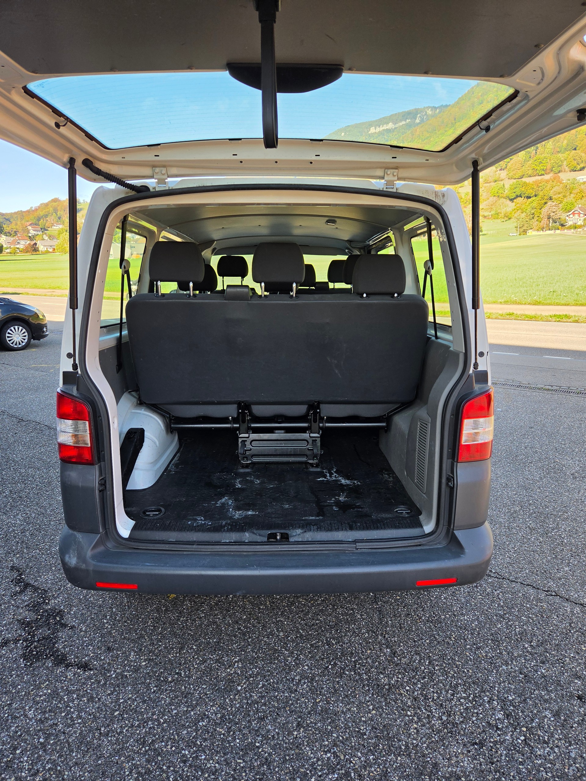 VW T5 2.0 TDI-image-4