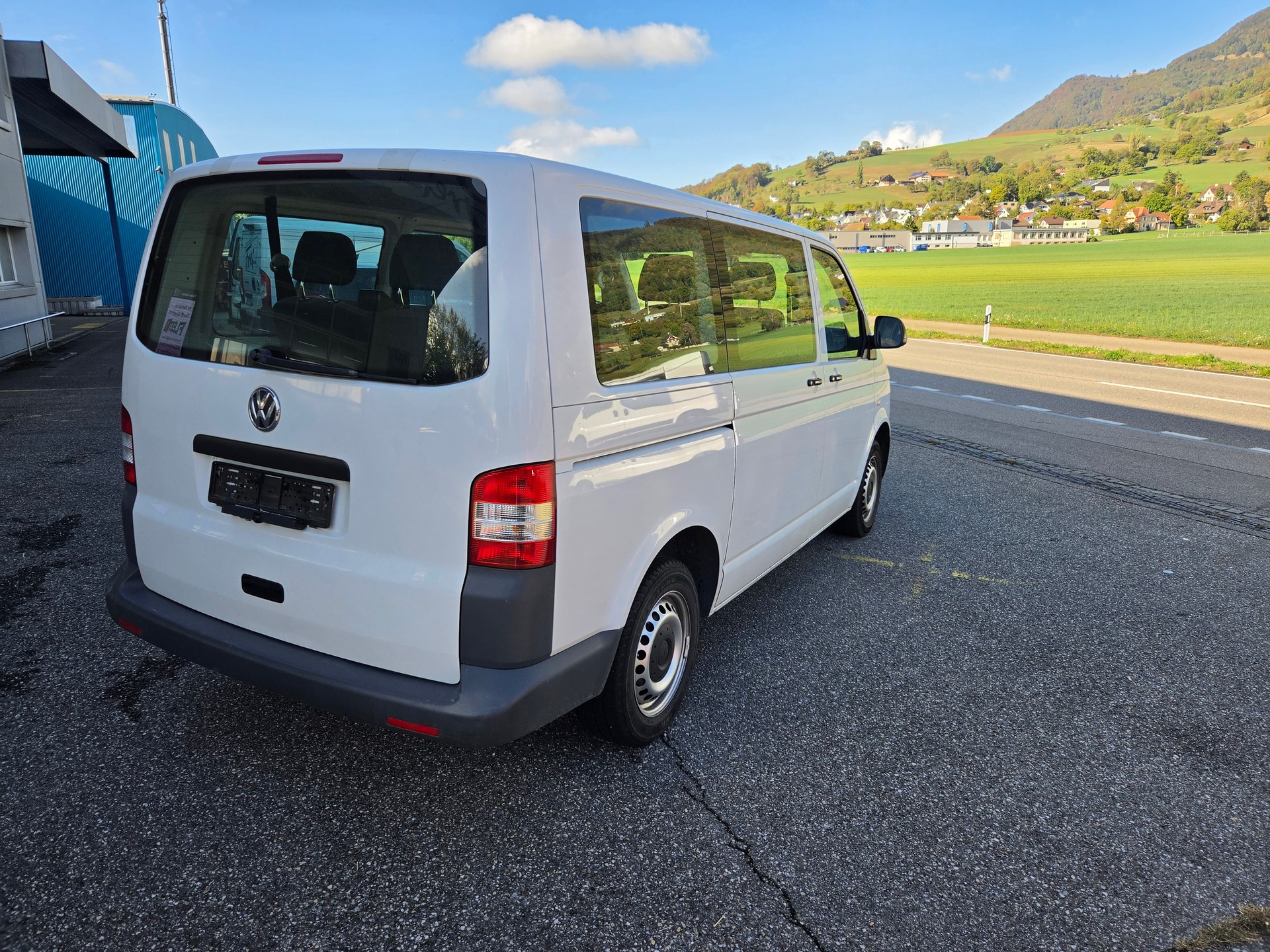 VW T5 2.0 TDI-image-2
