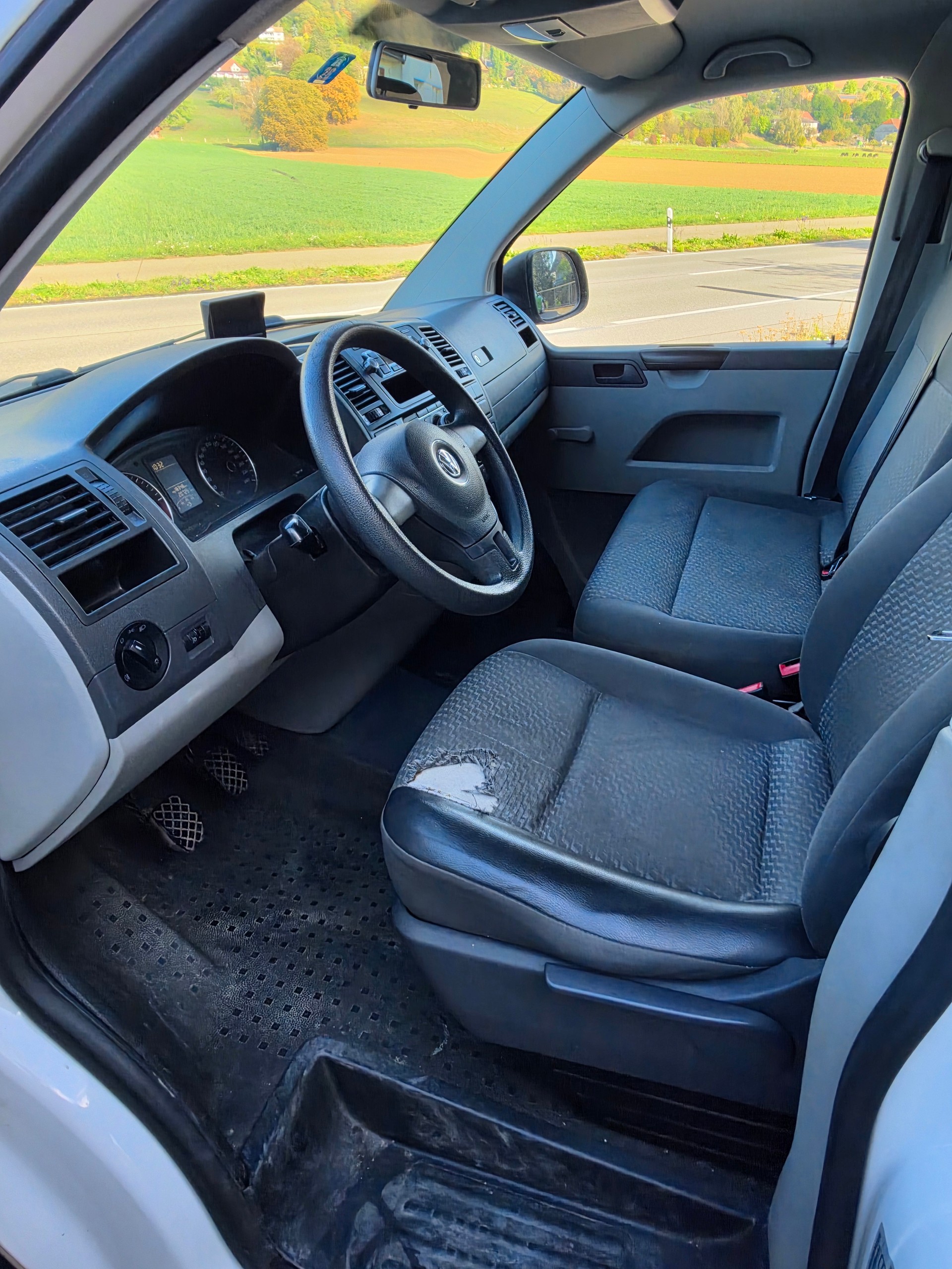 VW T5 2.0 TDI-image-14