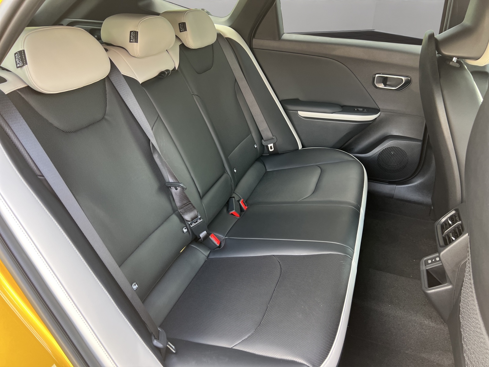KIA K4 SW 1.6 T-GDi GT-Line 180PS DCT / Lederausstattung / elektr. Glasschiebedach / CH-Herstellergarantie / Leasing-Aktion ab 0.99%-image-15