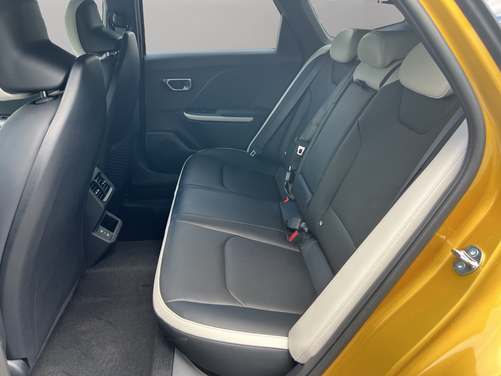 KIA K4 SW 1.6 T-GDi GT-Line 180PS DCT / Lederausstattung / elektr. Glasschiebedach / CH-Herstellergarantie / Leasing-Aktion ab 0.99%-image-10