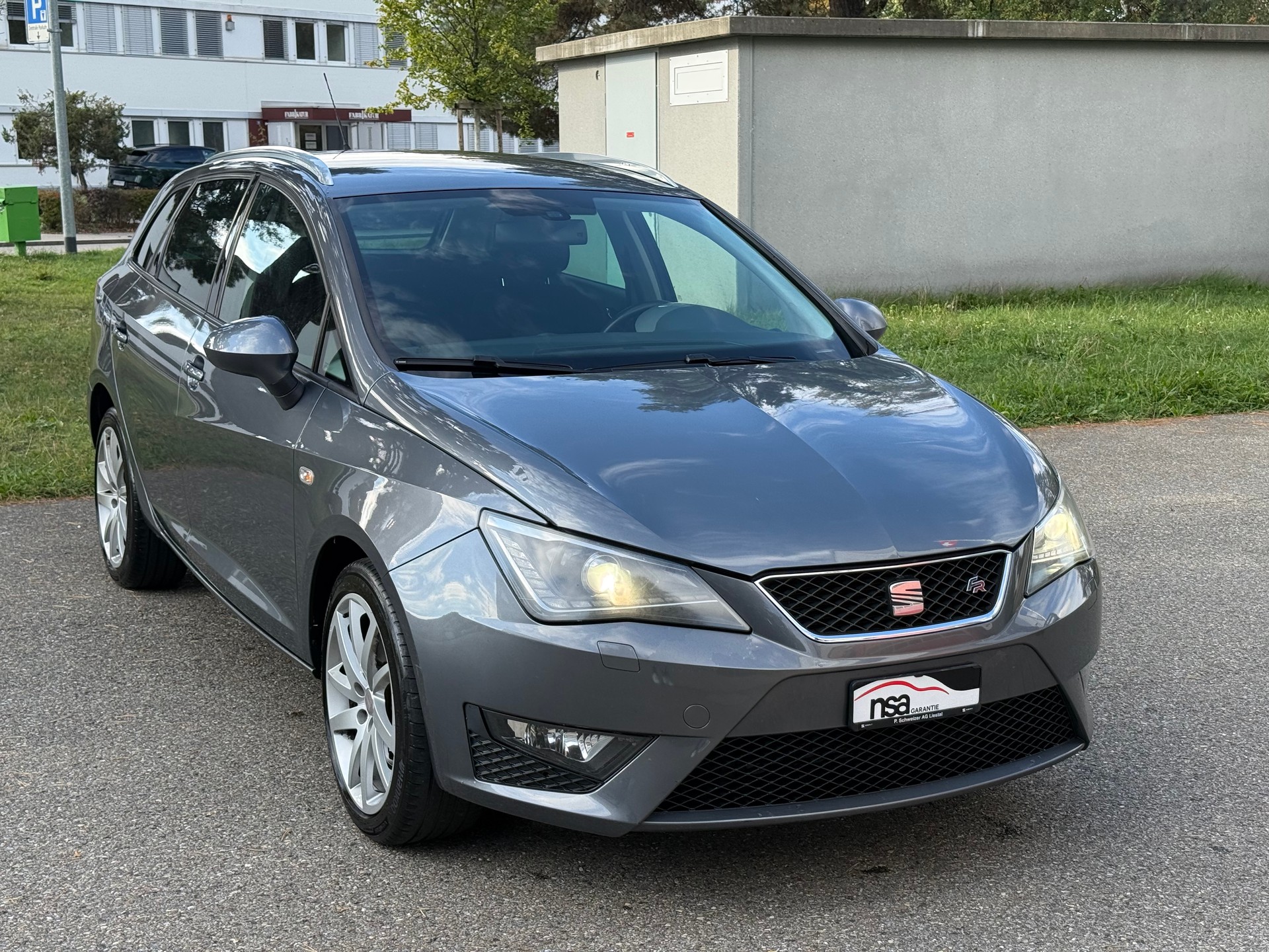 SEAT Ibiza ST 1.4 TSI FR DSG-image-1