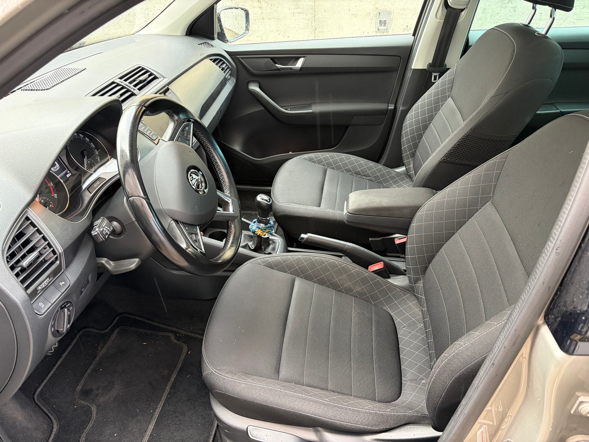 SKODA 1.2 TSI Style-image-4