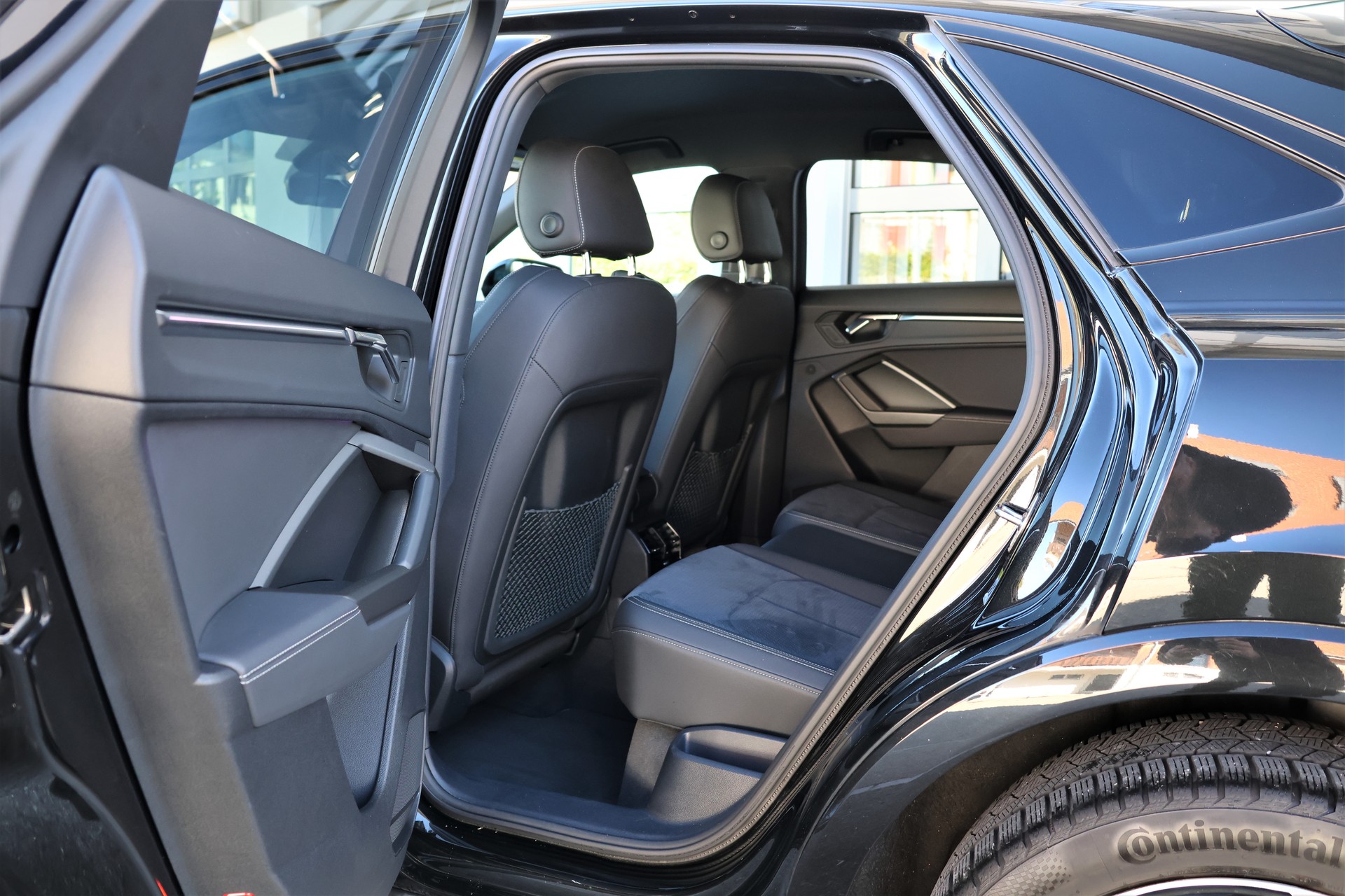 AUDI Q3 Sportback 35 TFSI S line Attraction S-tronic (CH)-image-13