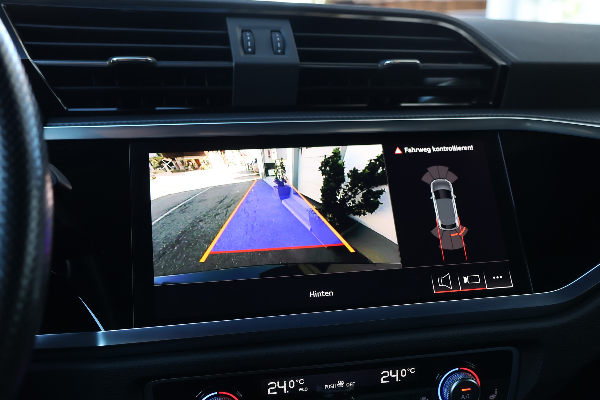 AUDI Q3 Sportback 35 TFSI S line Attraction S-tronic (CH)-image-23