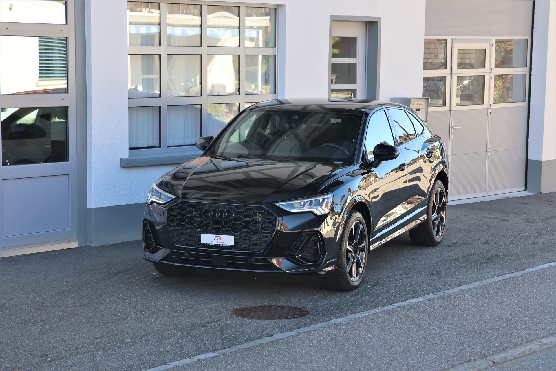 AUDI Q3 Sportback 35 TFSI S line Attraction S-tronic (CH)-image-0
