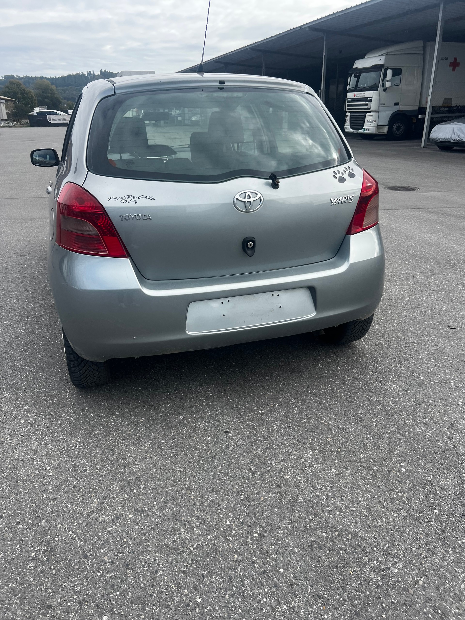 TOYOTA Yaris 1.3 City-image-4