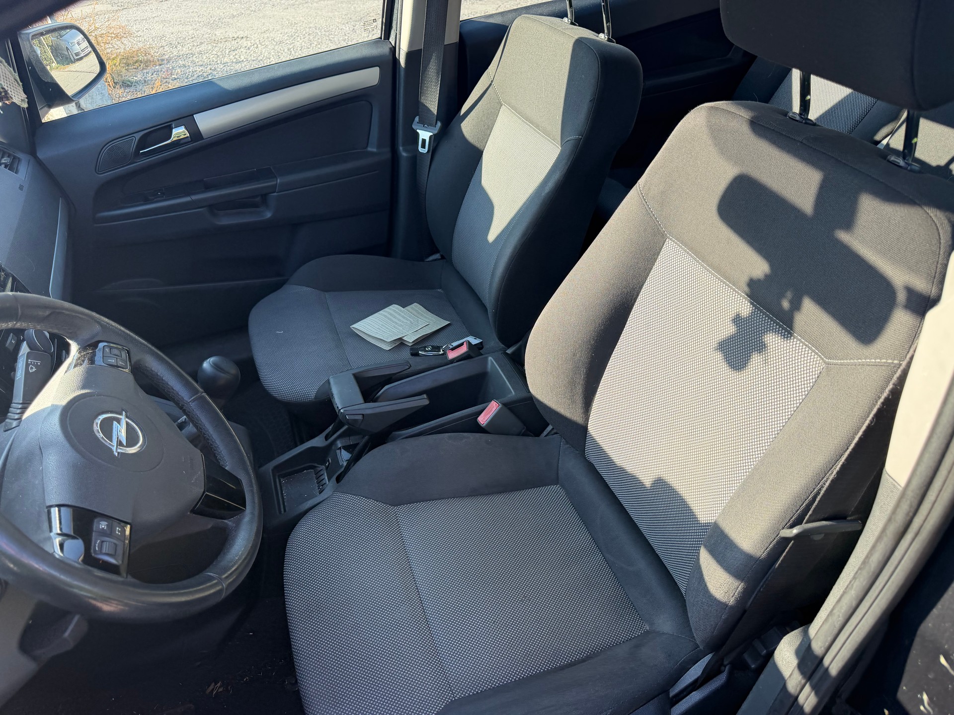 OPEL ZAFIRA-image-10