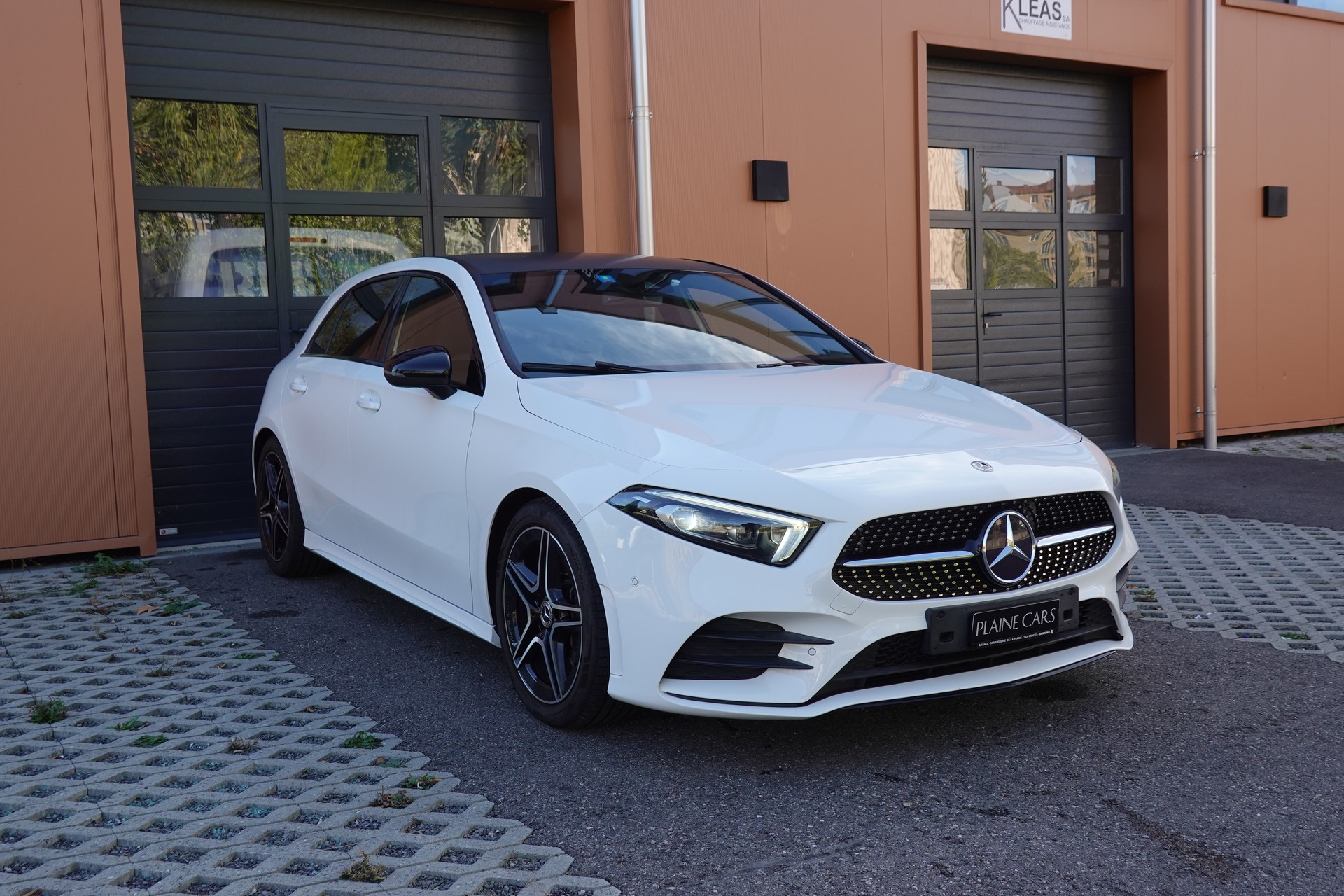 MERCEDES-BENZ A 250 AMG Line "* Pack AMG Line * Capteurs avant/arrière * Tempomat * Clim Auto * Sièges AMG * Jantes 18 *"-image-2