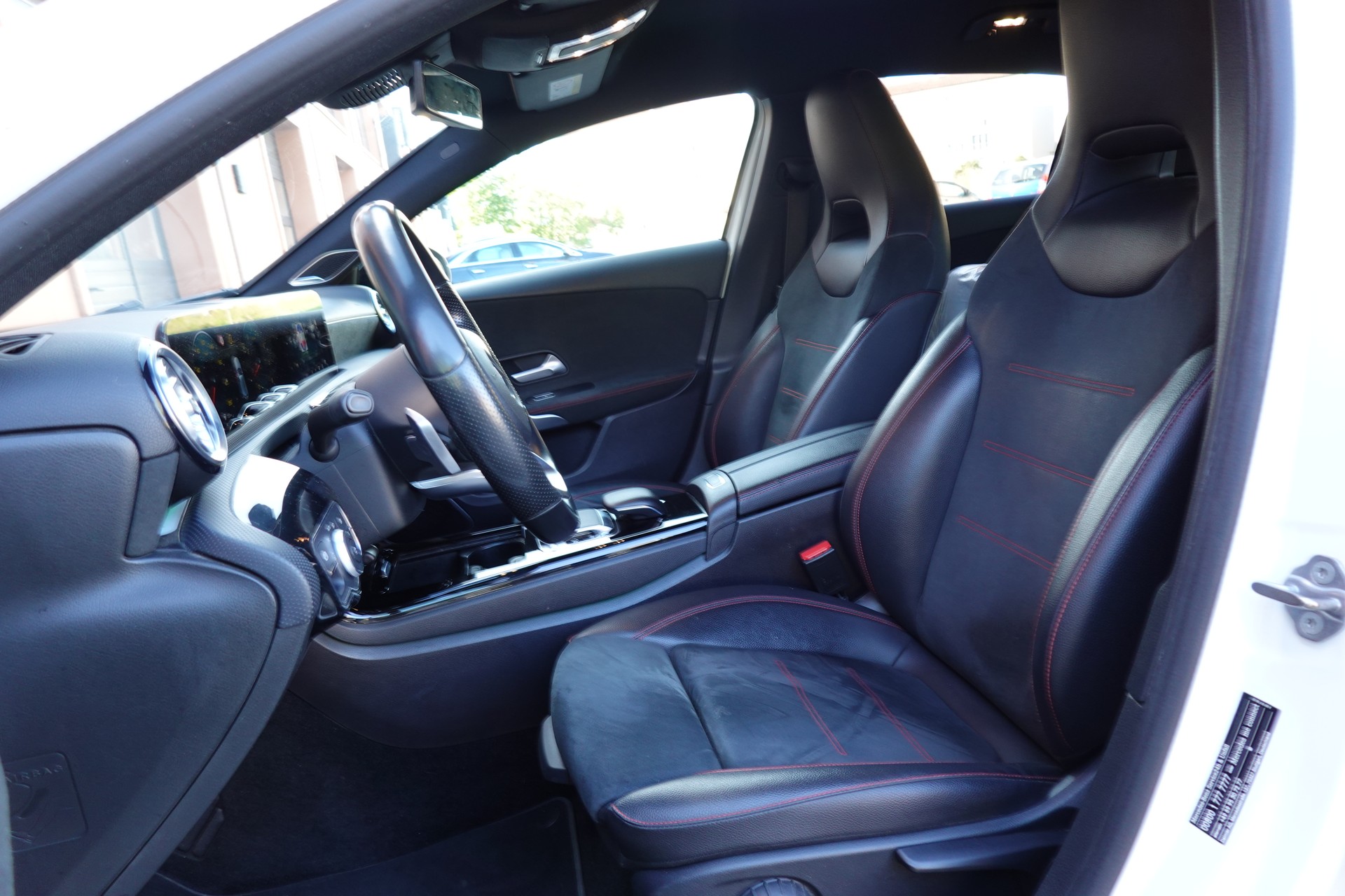 MERCEDES-BENZ A 250 AMG Line "* Pack AMG Line * Capteurs avant/arrière * Tempomat * Clim Auto * Sièges AMG * Jantes 18 *"-image-20