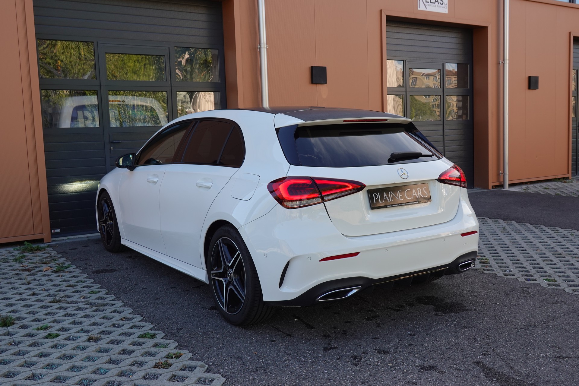 MERCEDES-BENZ A 250 AMG Line "* Pack AMG Line * Capteurs avant/arrière * Tempomat * Clim Auto * Sièges AMG * Jantes 18 *"-image-9