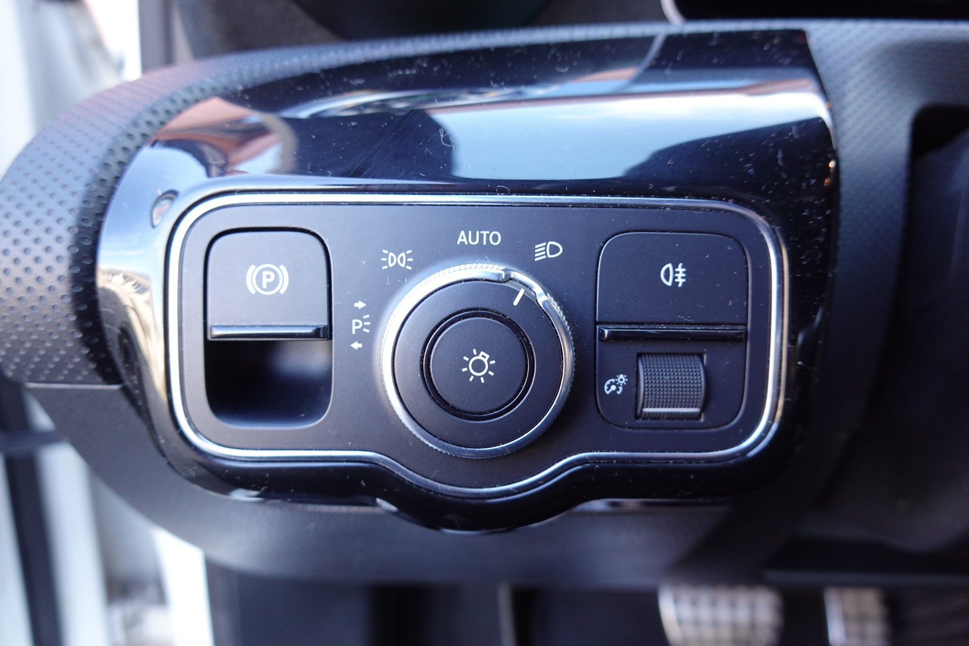 MERCEDES-BENZ A 250 AMG Line "* Pack AMG Line * Capteurs avant/arrière * Tempomat * Clim Auto * Sièges AMG * Jantes 18 *"-image-14