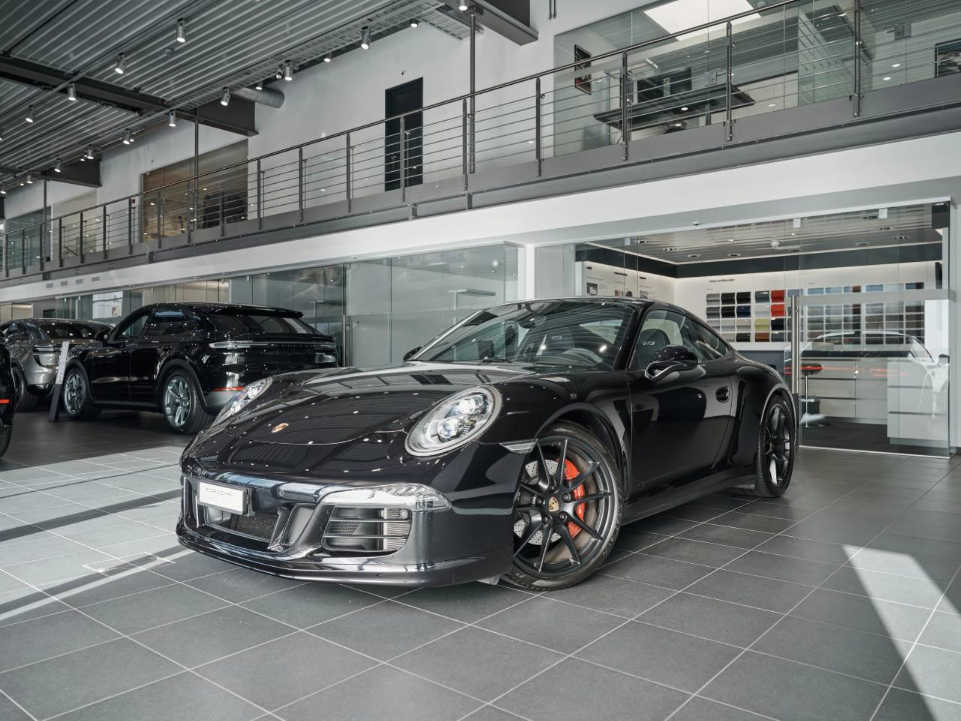 PORSCHE 911 Carrera 4 GTS-image-7