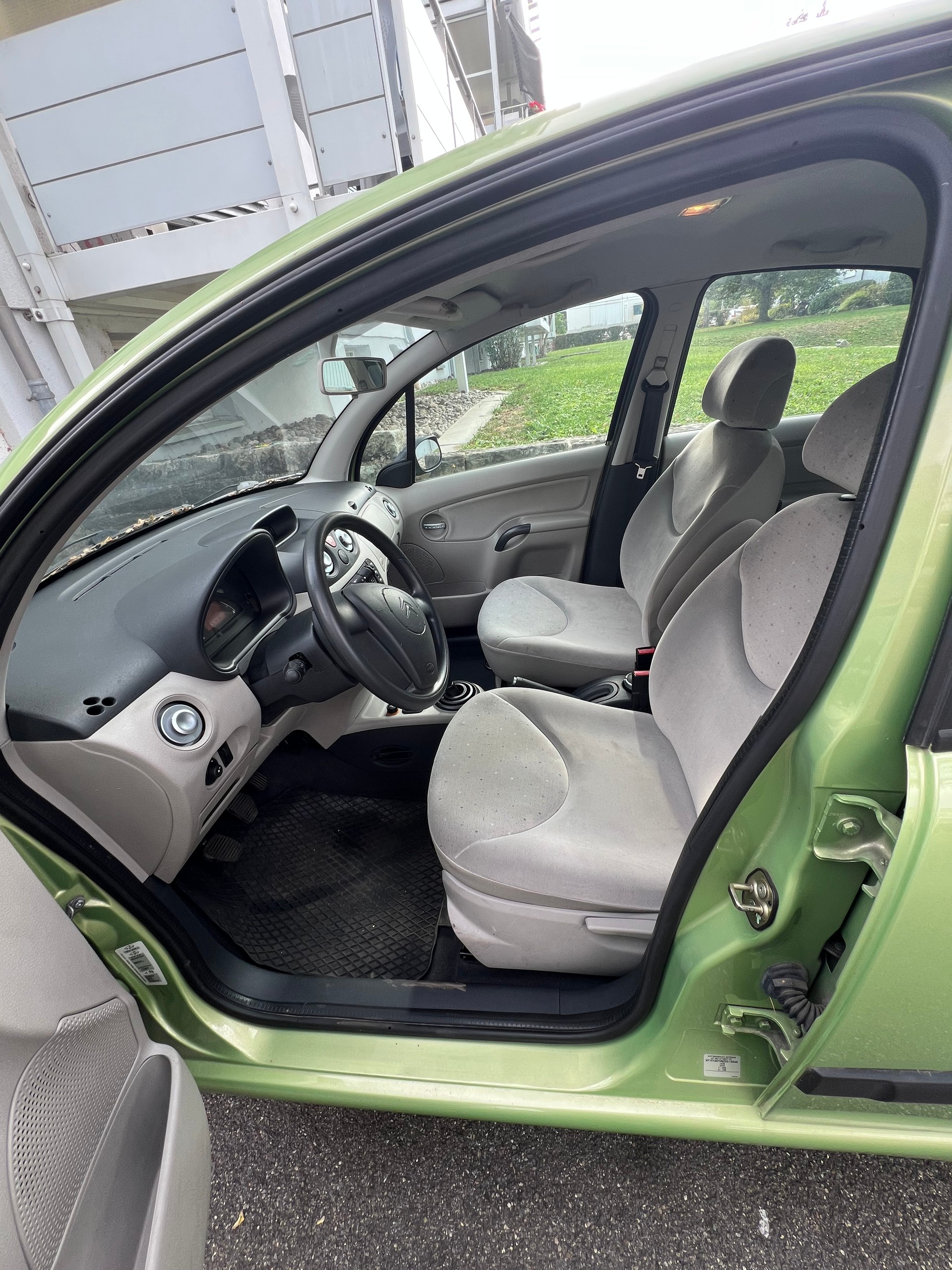 CITROEN C3 1.4i Exclusive-image-8