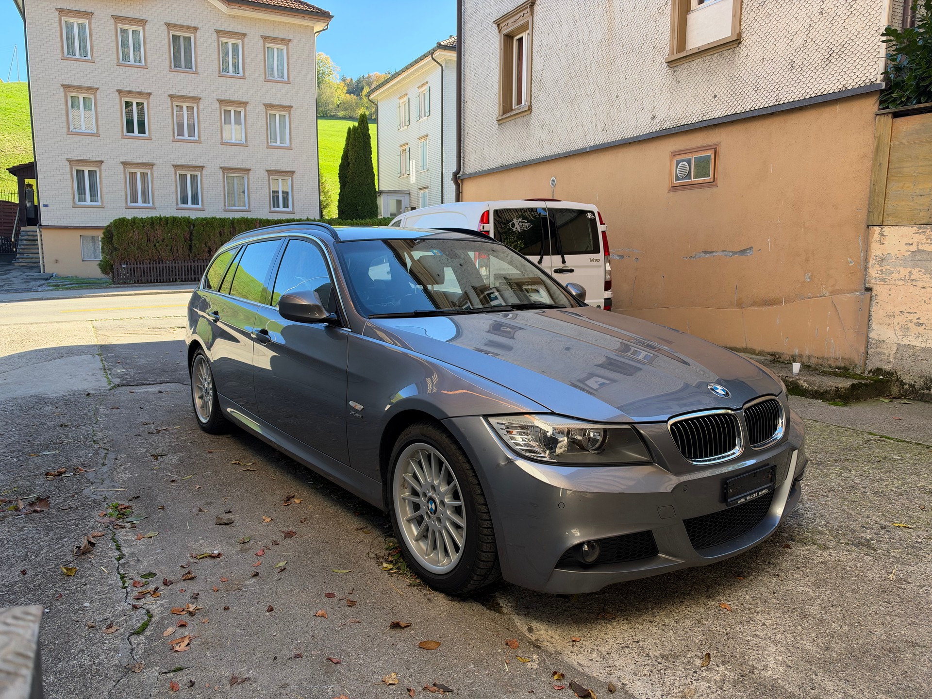 BMW 325i xDrive Touring Steptronic-image-1