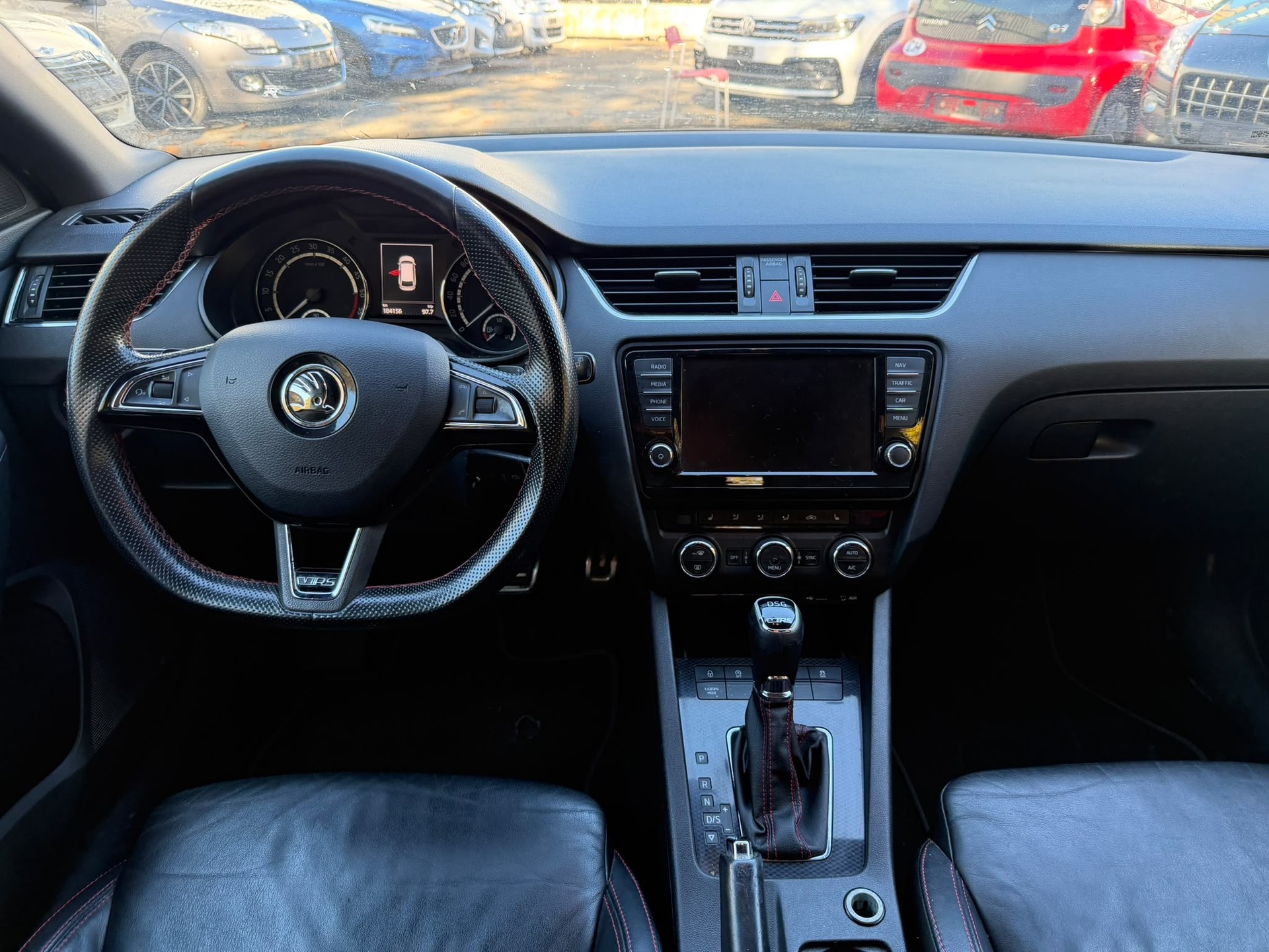 SKODA Octavia Combi 2.0 TDI RS 4x4 DSG-image-12