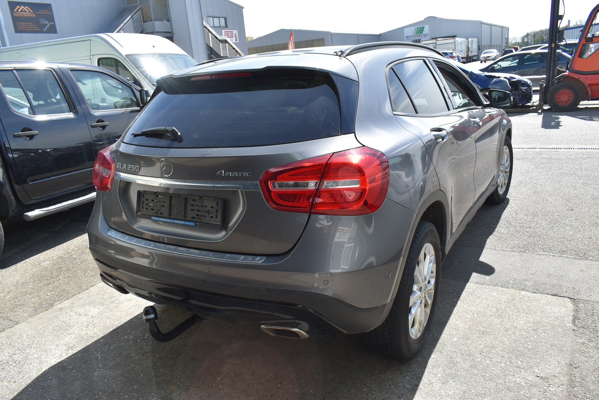 MERCEDES-BENZ GLA 250 4Matic 7G-DCT-image-4