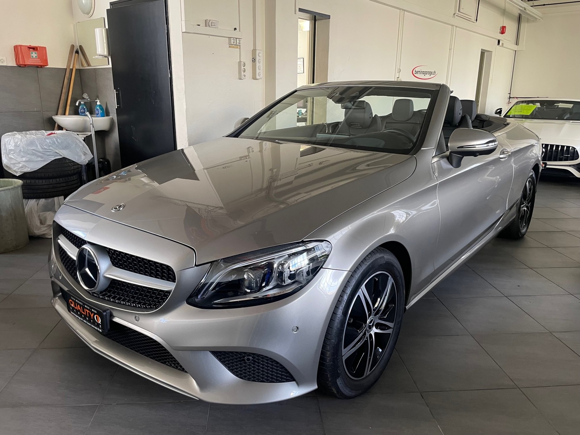 MERCEDES-BENZ C 300 9G-Tronic-image-0