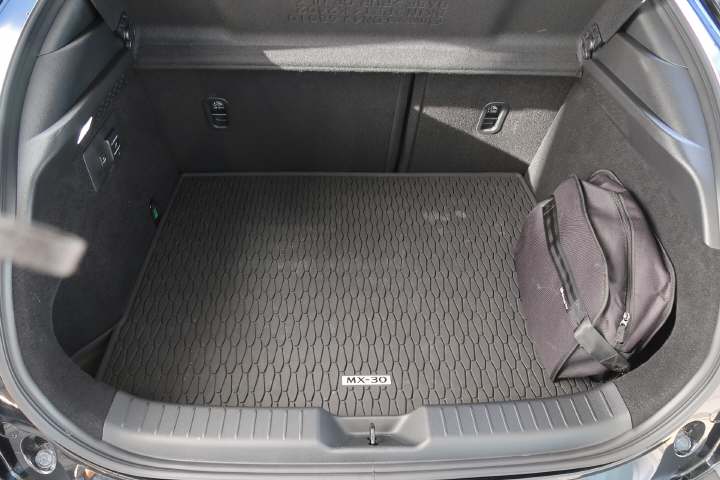 MAZDA MX-30 e-Skyactiv R-EV Advantage-image-9