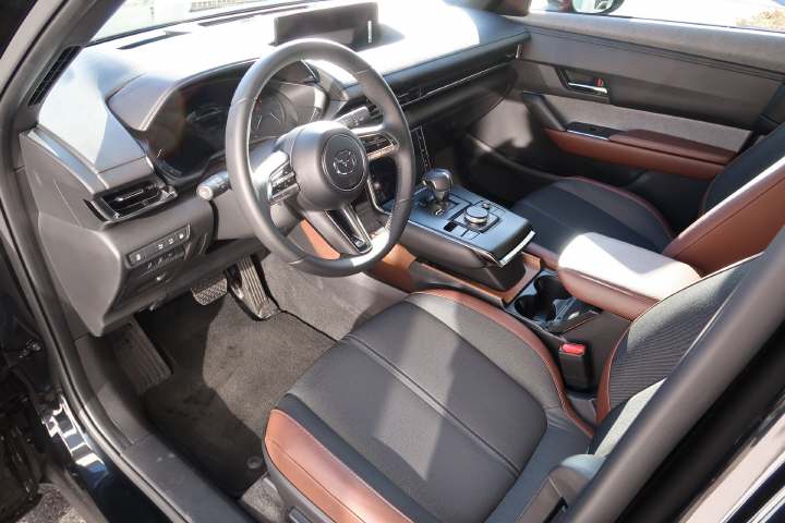MAZDA MX-30 e-Skyactiv R-EV Advantage-image-4