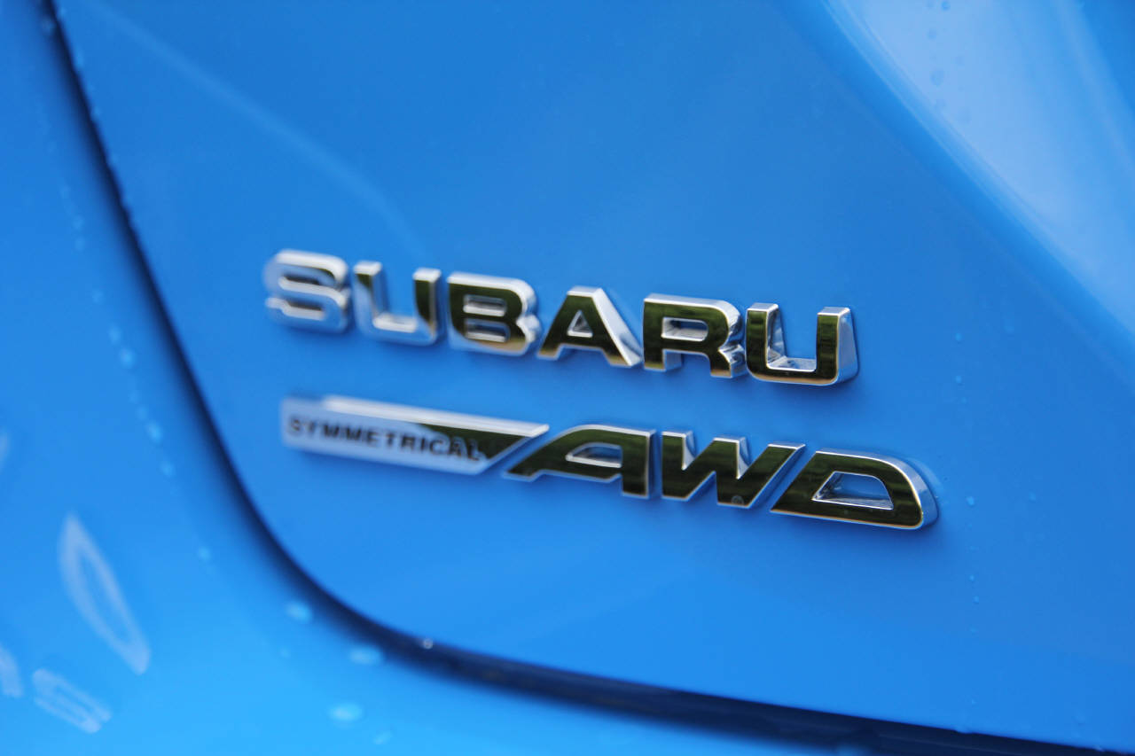 SUBARU Impreza 2.0i e-Boxer Luxury-image-13