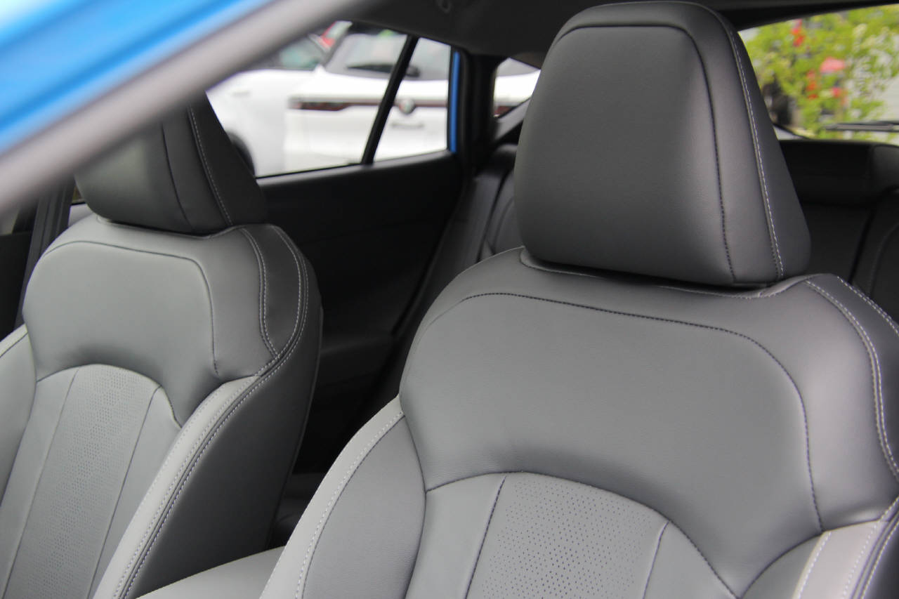 SUBARU Impreza 2.0i e-Boxer Luxury-image-9