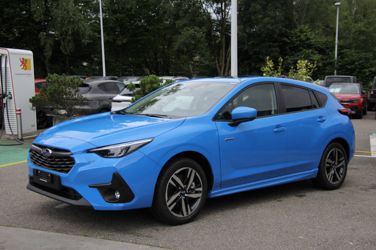 SUBARU Impreza 2.0i e-Boxer Luxury-image-5