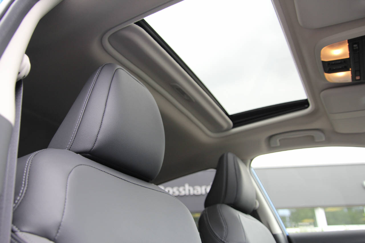 SUBARU Impreza 2.0i e-Boxer Luxury-image-11