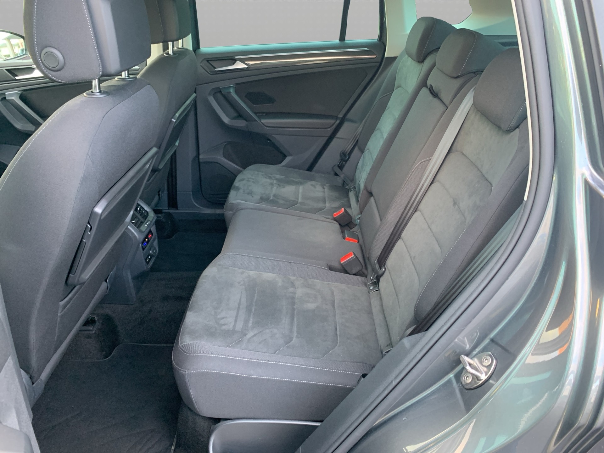 VW Tiguan 2.0TSI Highline 4Motion DSG-image-12